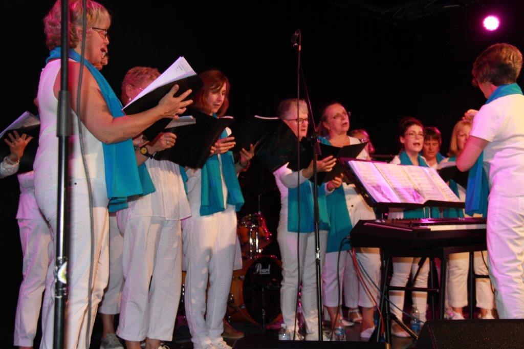 diverses choristes (1).JPG