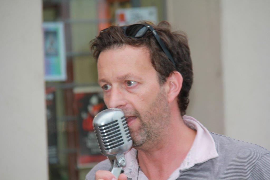 Nicolas le chanteur .JPG