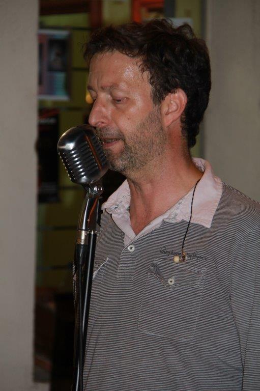 Nicolas le chanteur principal.JPG