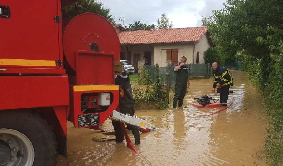 pompiers inondations2.JPG