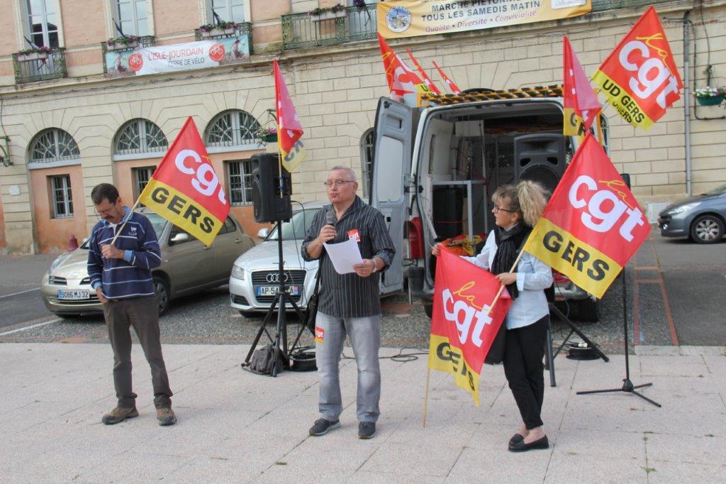 Ludovic Lobrega cgt retraités du Gers avec Véronique Morcelli.JPG