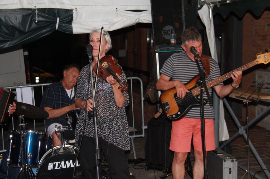 l'orchestre Harry Vedercho et ses musiques irlandaises (4).JPG