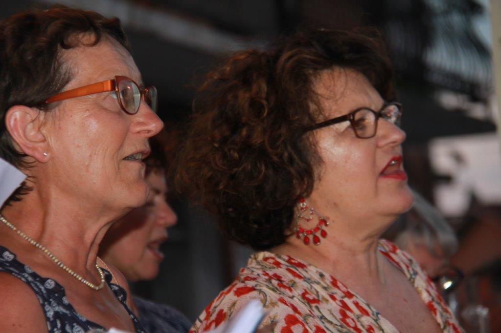deux membres de Faîtes de la Musique.JPG
