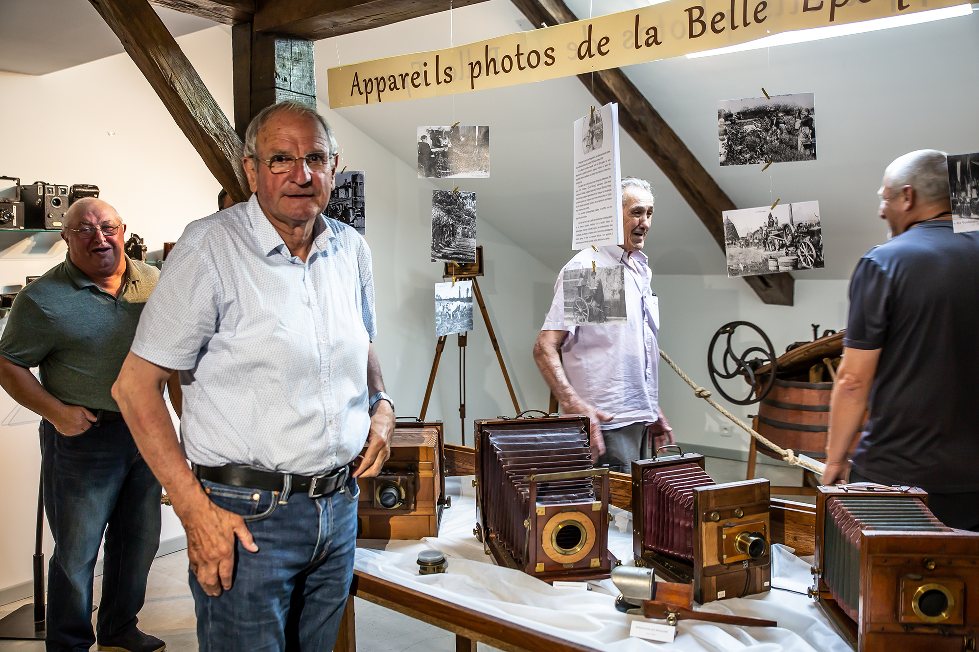 4 Jean Ducéré devant les appareils de la Belle Epoque 1bis 220618.jpg