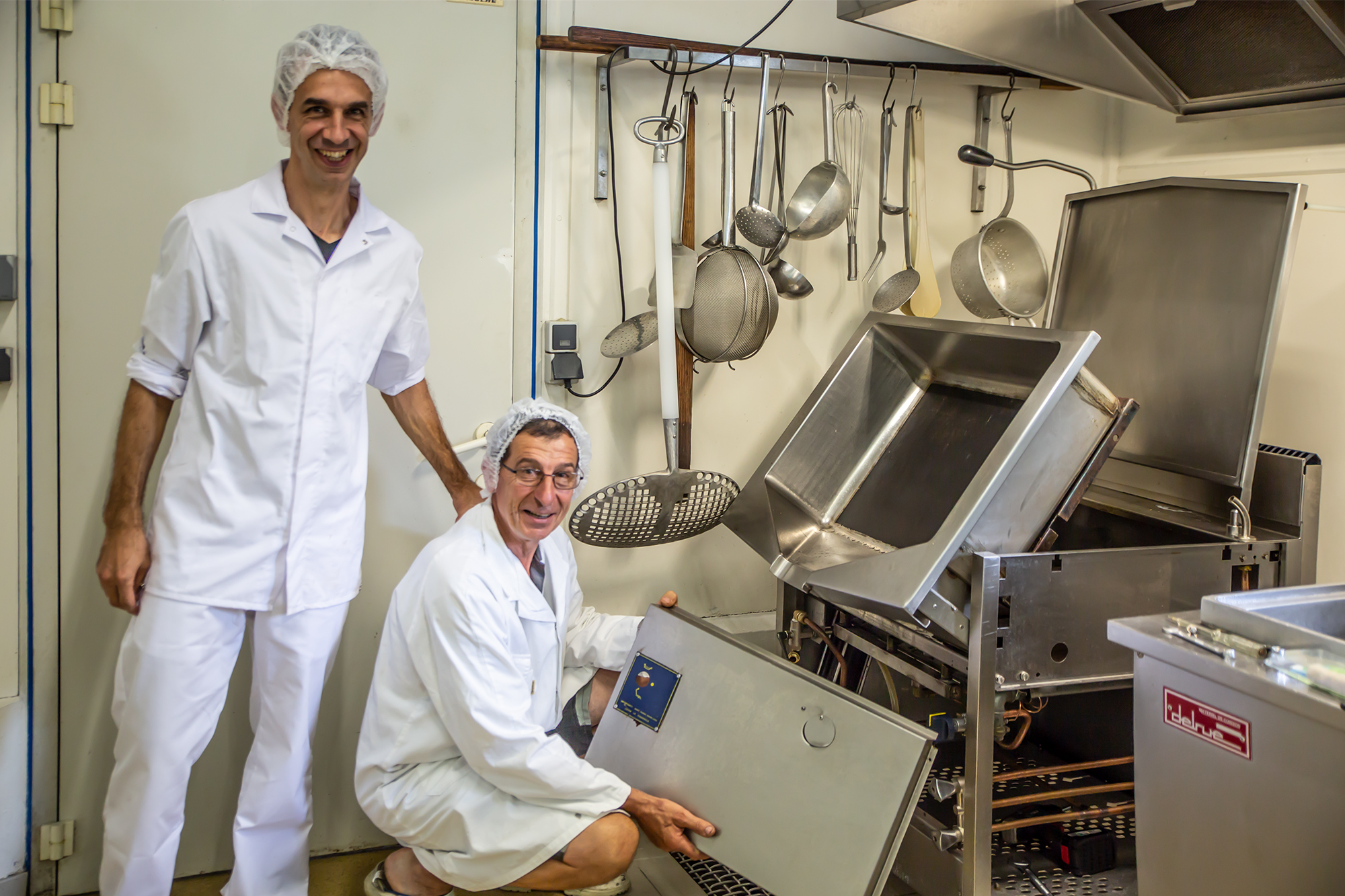 6 Fabrice Loussouarn et Claude Saint-Blancard devant une machine bien entretenue 1bis 090718.jpg