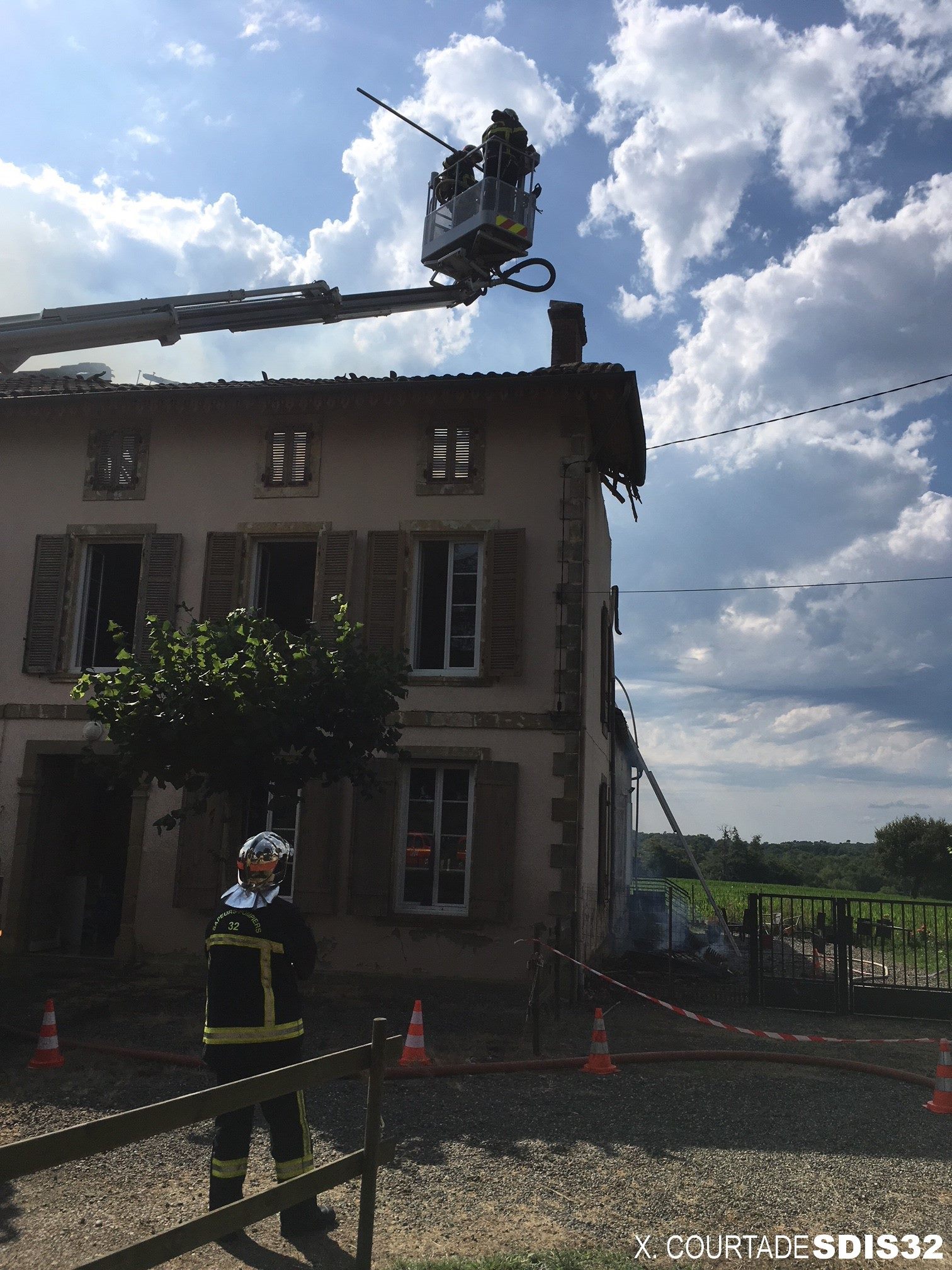 pompier luppe violles feu foudre  maison.jpg