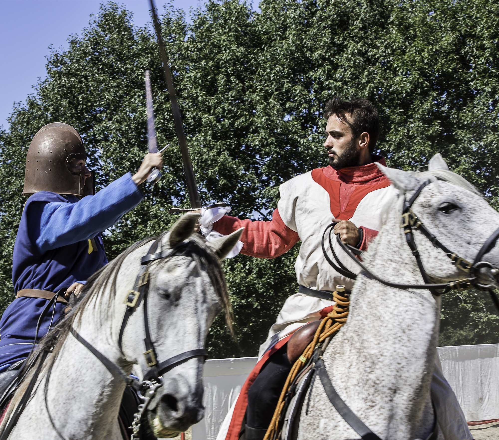 11 Le combat se poursuit à l'épée 1bis 060817.jpg