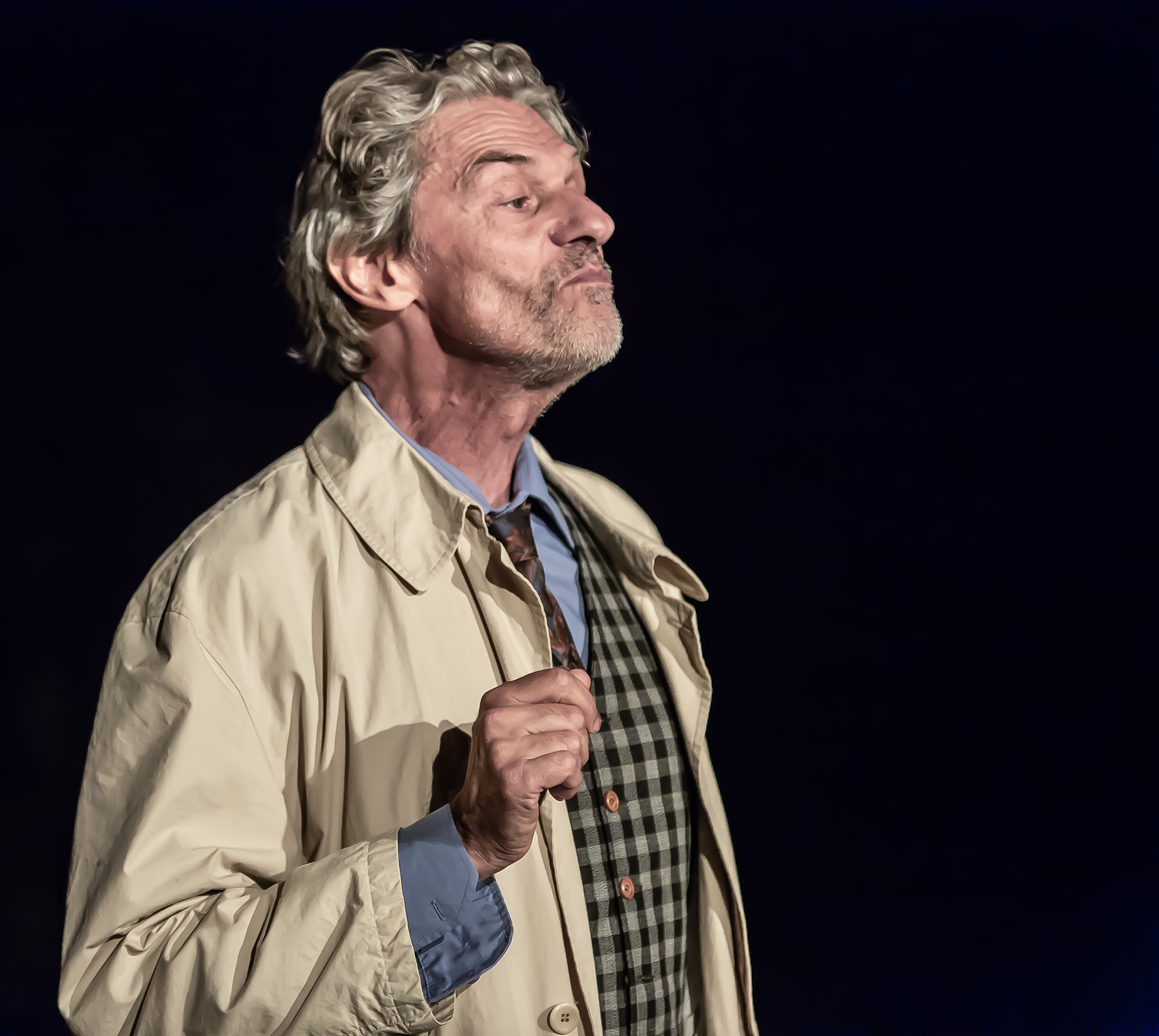 9 attitude de Pierre-Yves En ce temps-là l'amour 1bis 070818.jpg