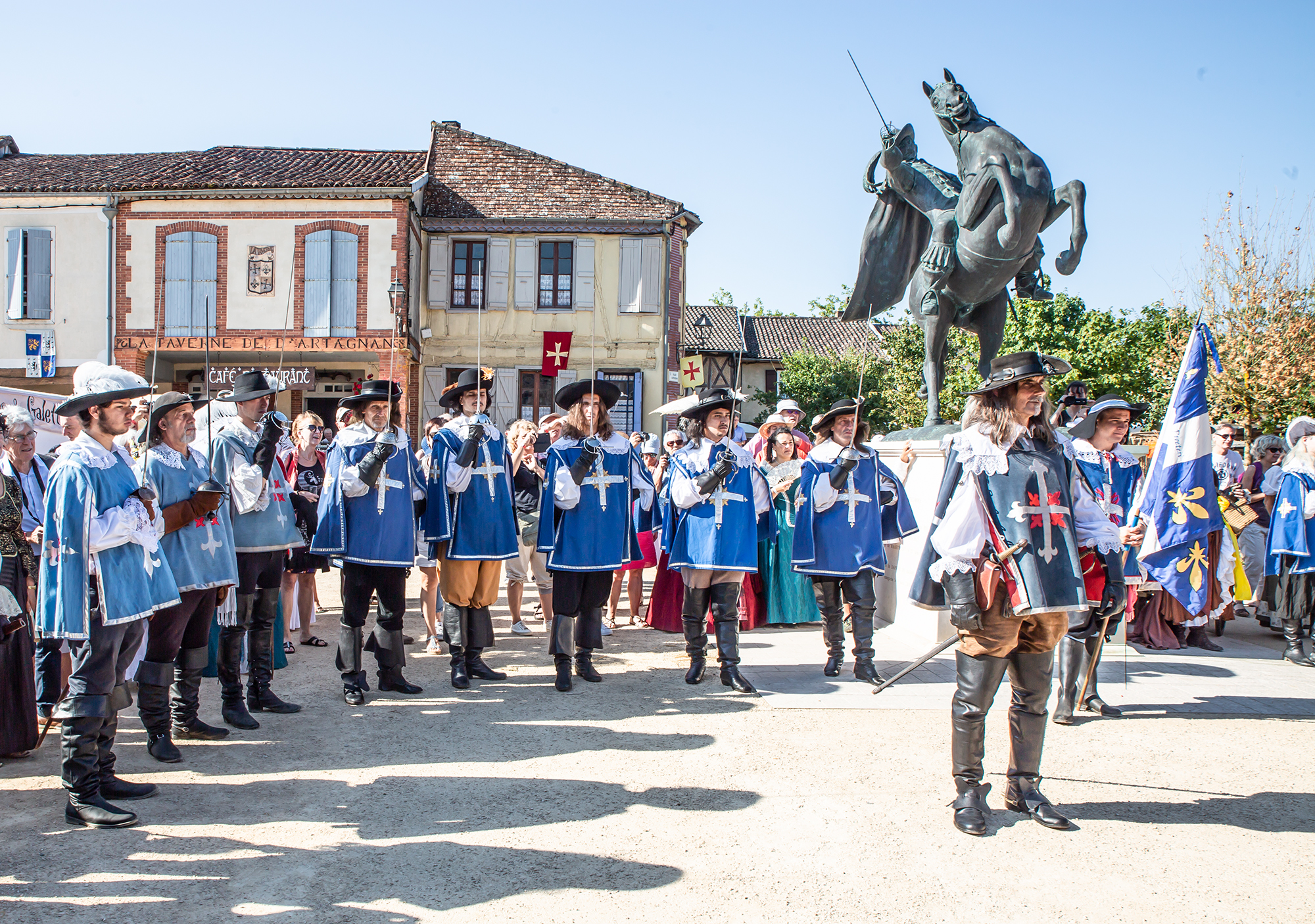 0 Prise d'armes d'Artagnan prend comdmt 1bis 120818.jpg