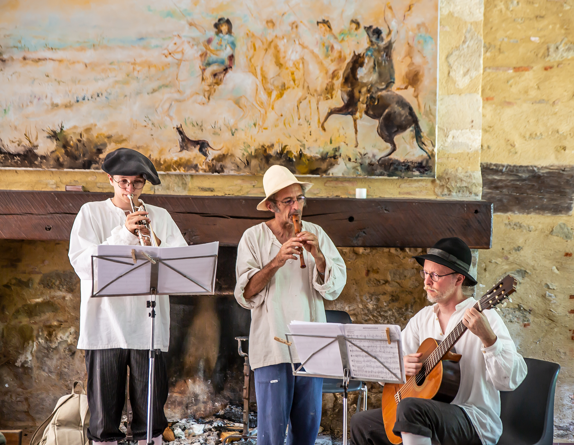 11 Musiciens dans salle des fêtes 1bis 120818.jpg
