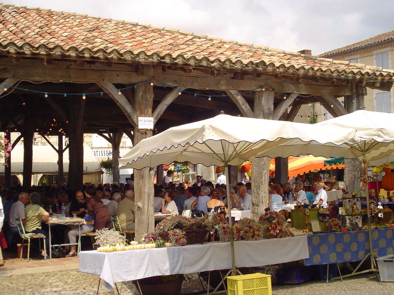 table thonade.jpg