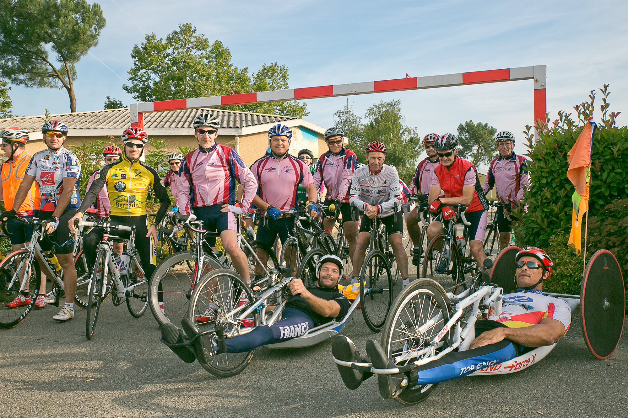 Avant le départ avec les handbikes 1bis 220712.jpg