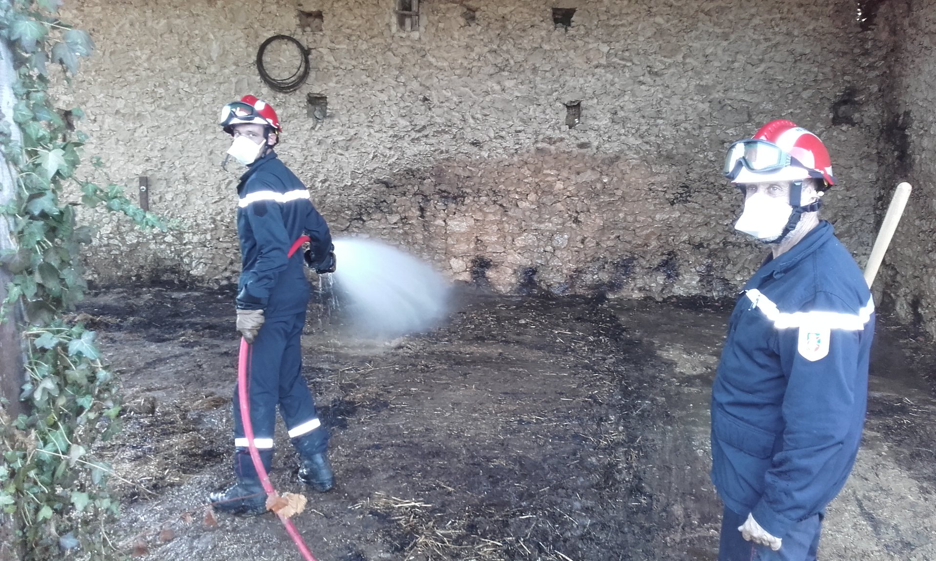 feu de maison isle de noe 3.jpg