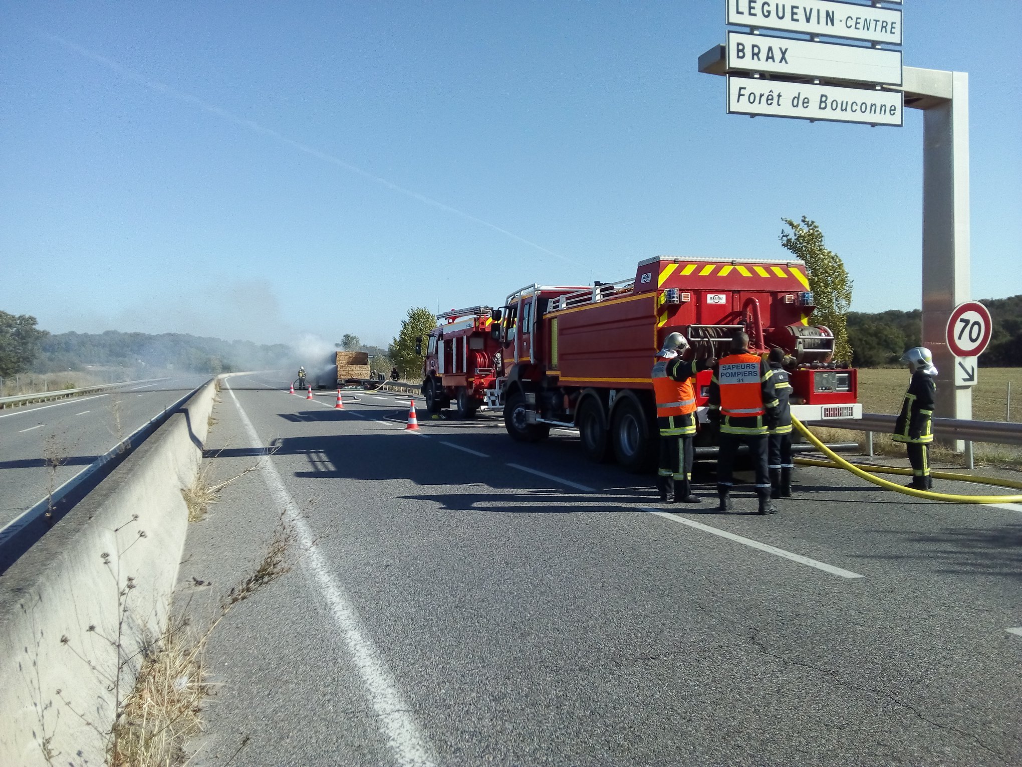 pompiers feu route.jpg