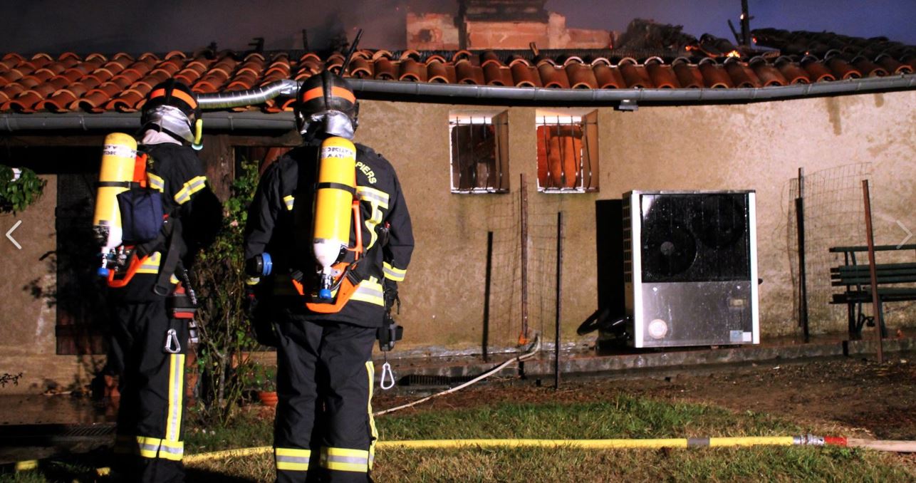 pompiers feu maison puycasquier2.JPG