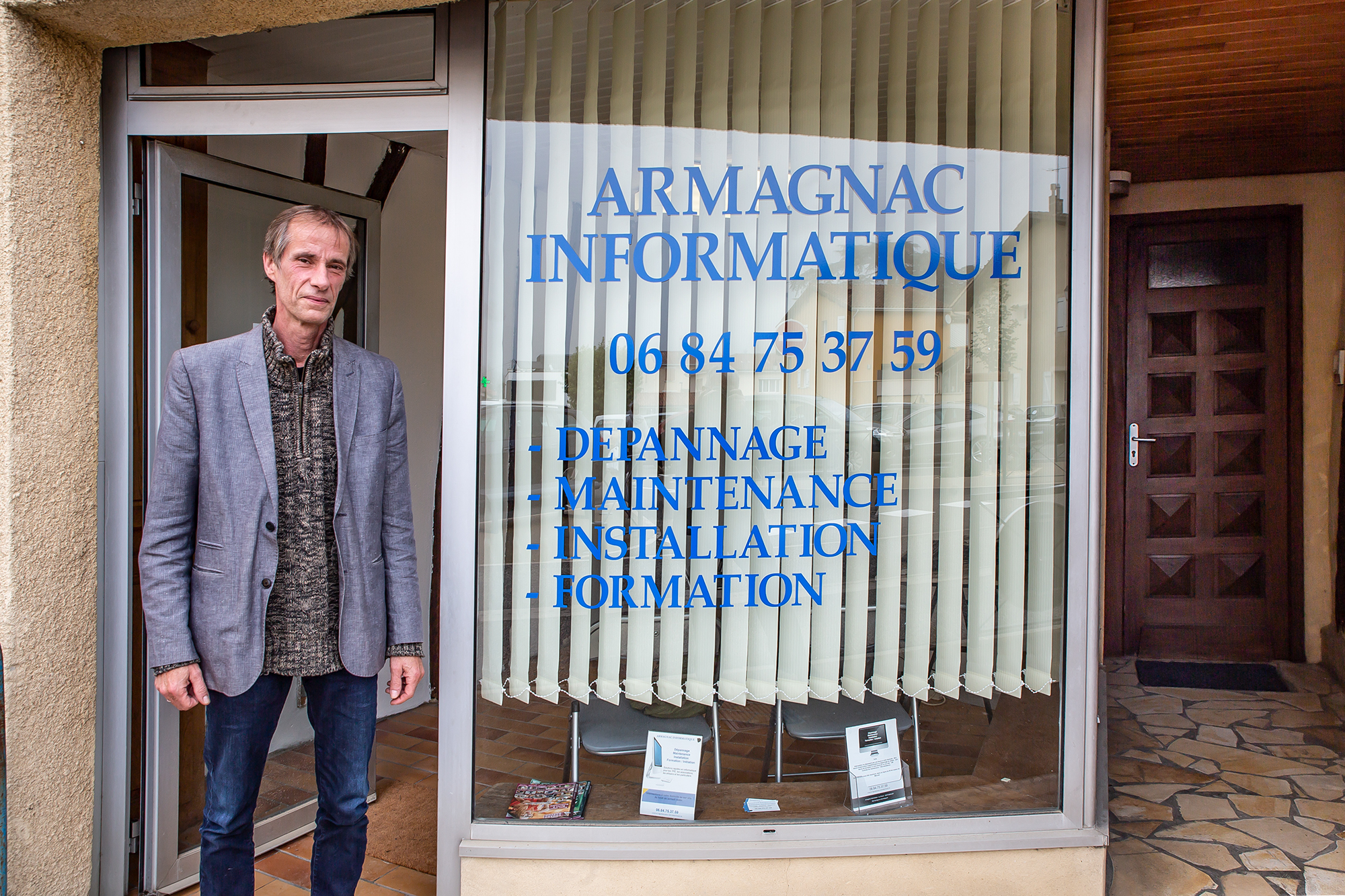 2 Alain Lefebvre devant la boutique d'Armagnac informatique 1bis 191018.jpg