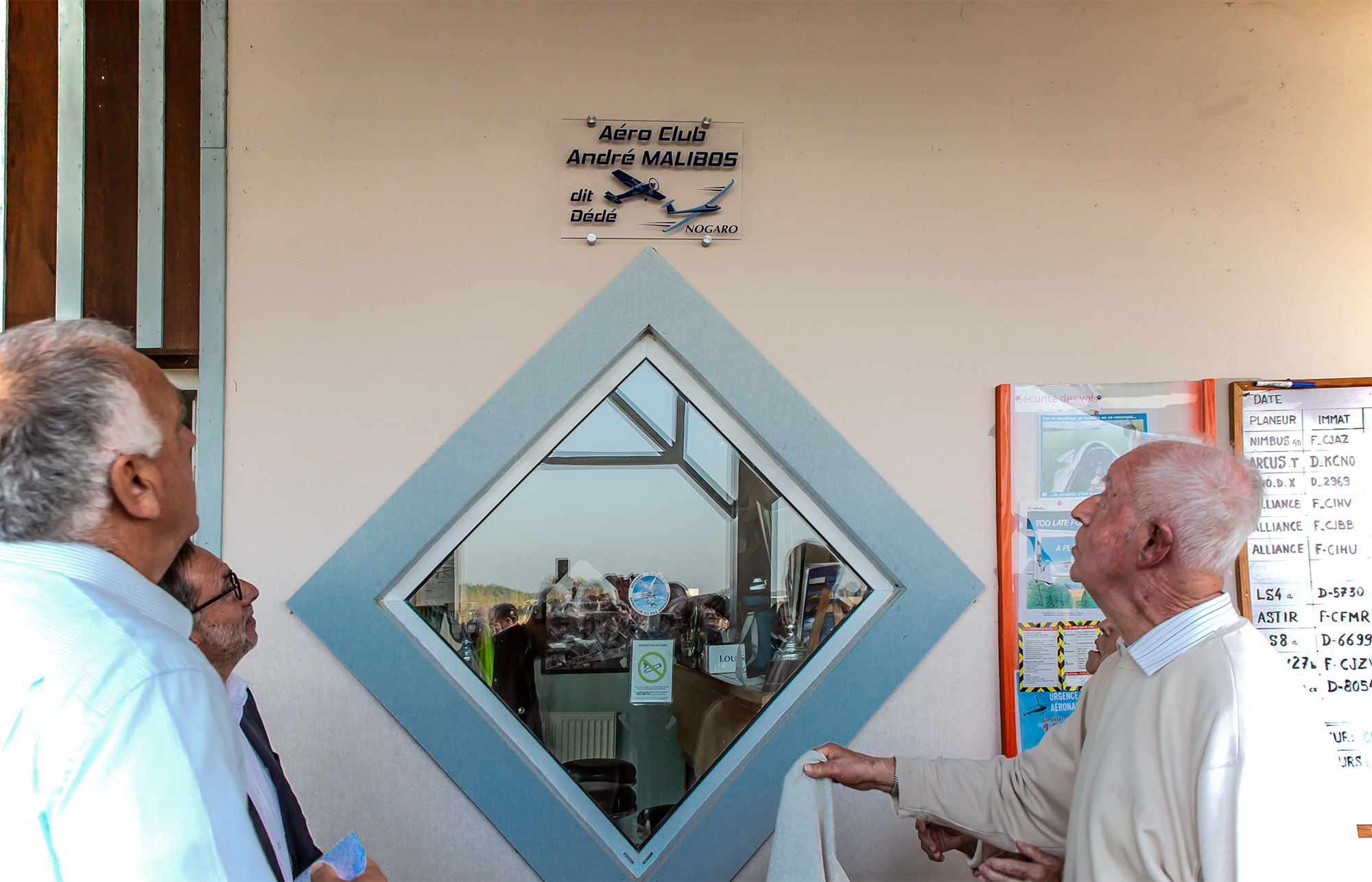 6 La plaque est dévoilée 1bis 201018.jpg