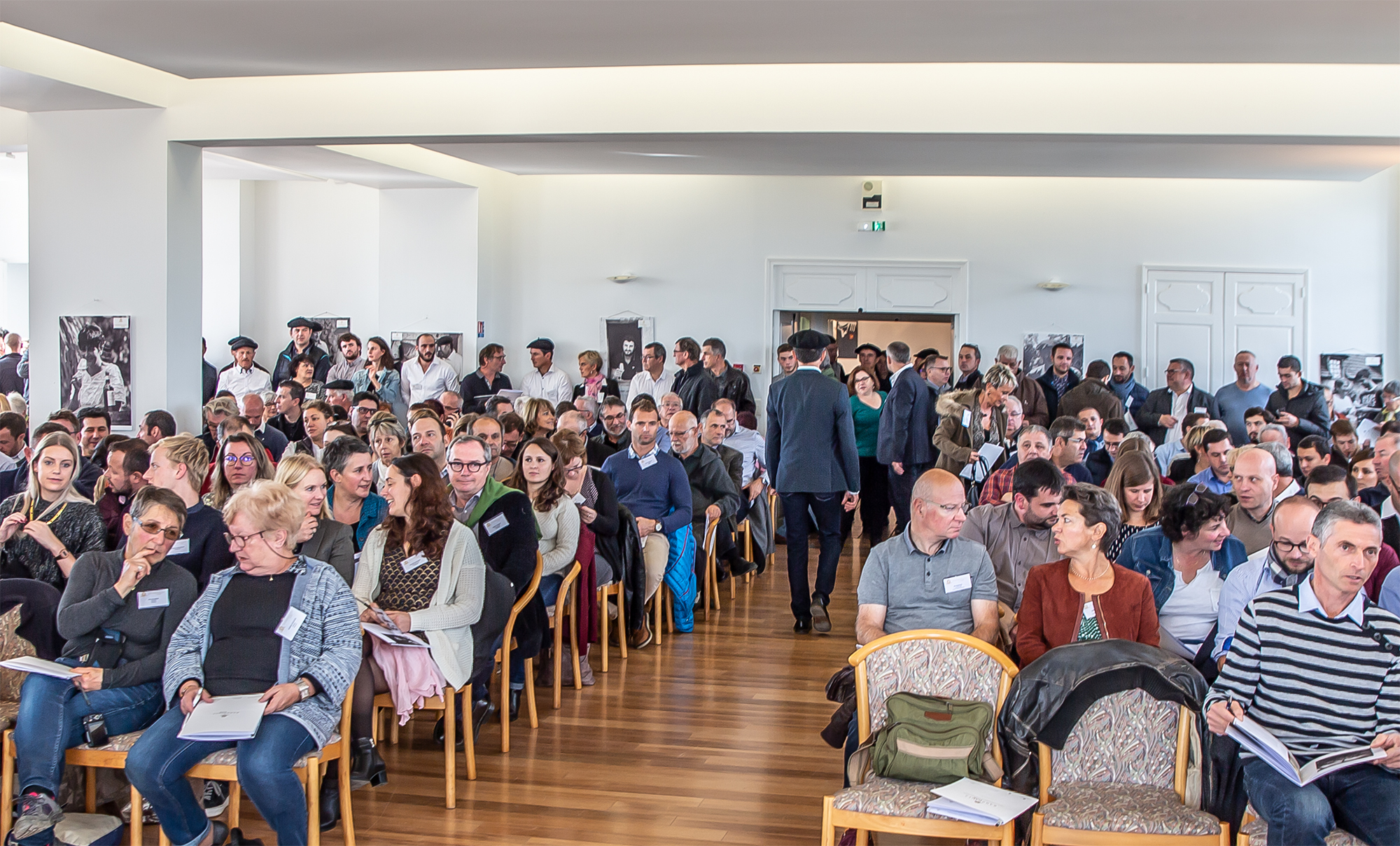 5 Dans la salle des enchères 1bis 051118.jpg