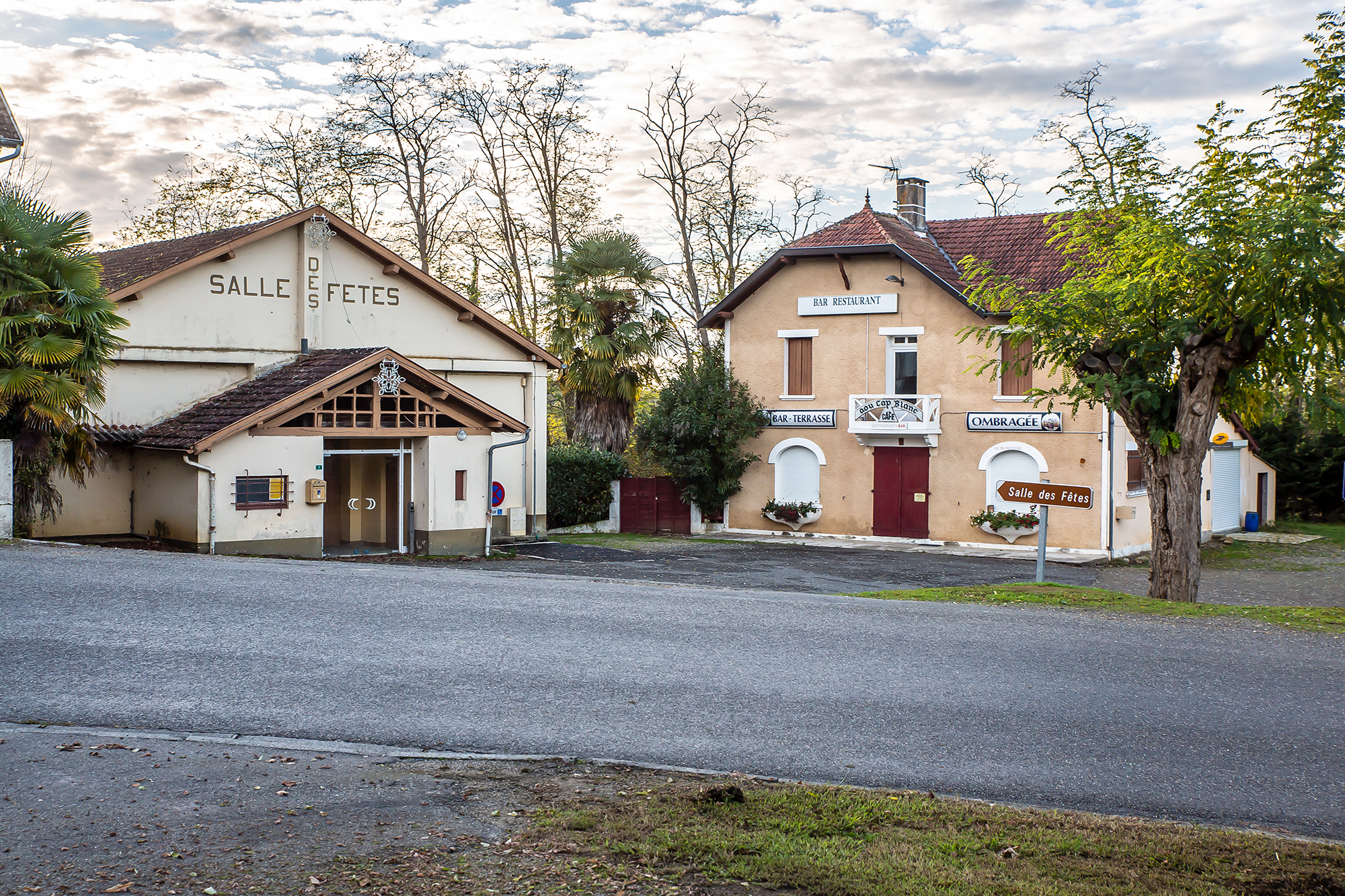 La salle des fêtes et l'auberge 1bis 081118.jpg