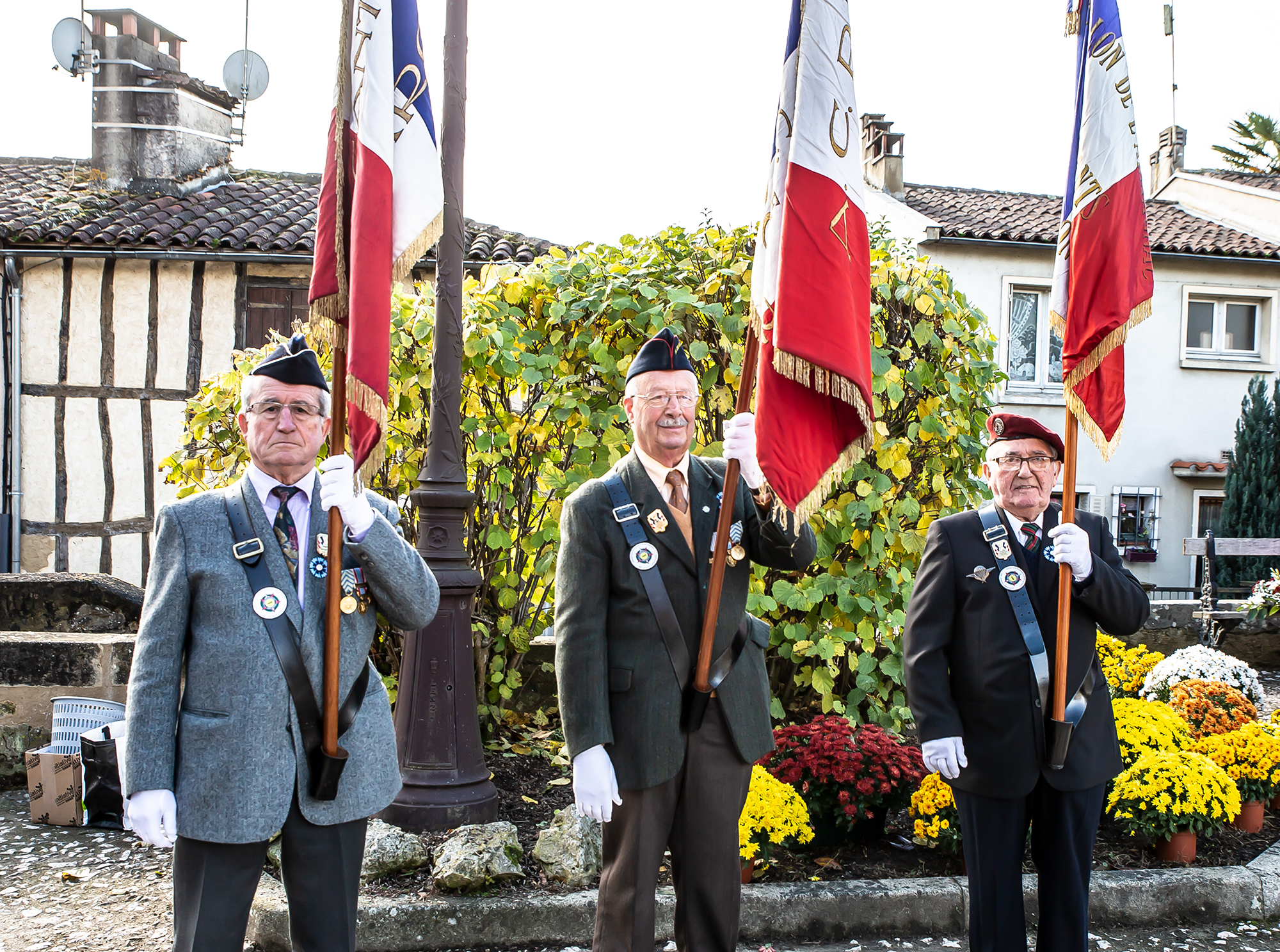2 Les porte-drapeaux 1bis 111118.jpg