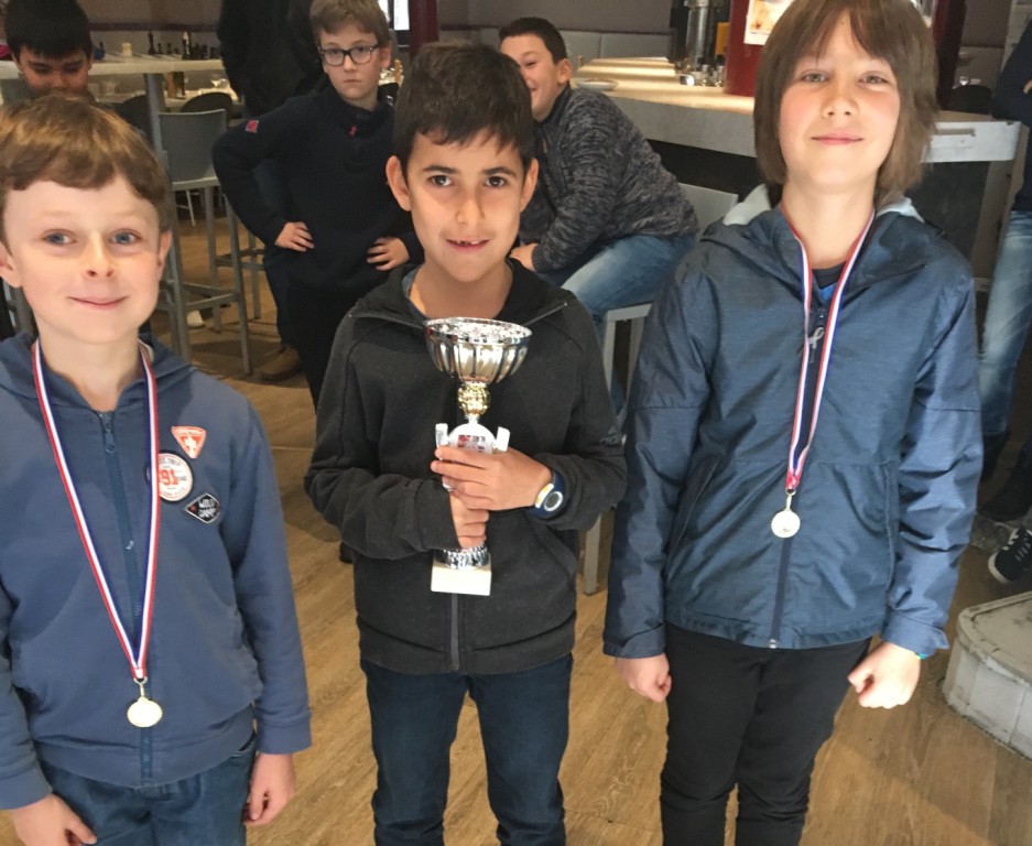 Photo podium poussin 2018 - 1er Mathis DUCLOS de Condom  2 ème Simon BERDAH de Auch et 3 ème Axel DESPAUX de Auch.jpg