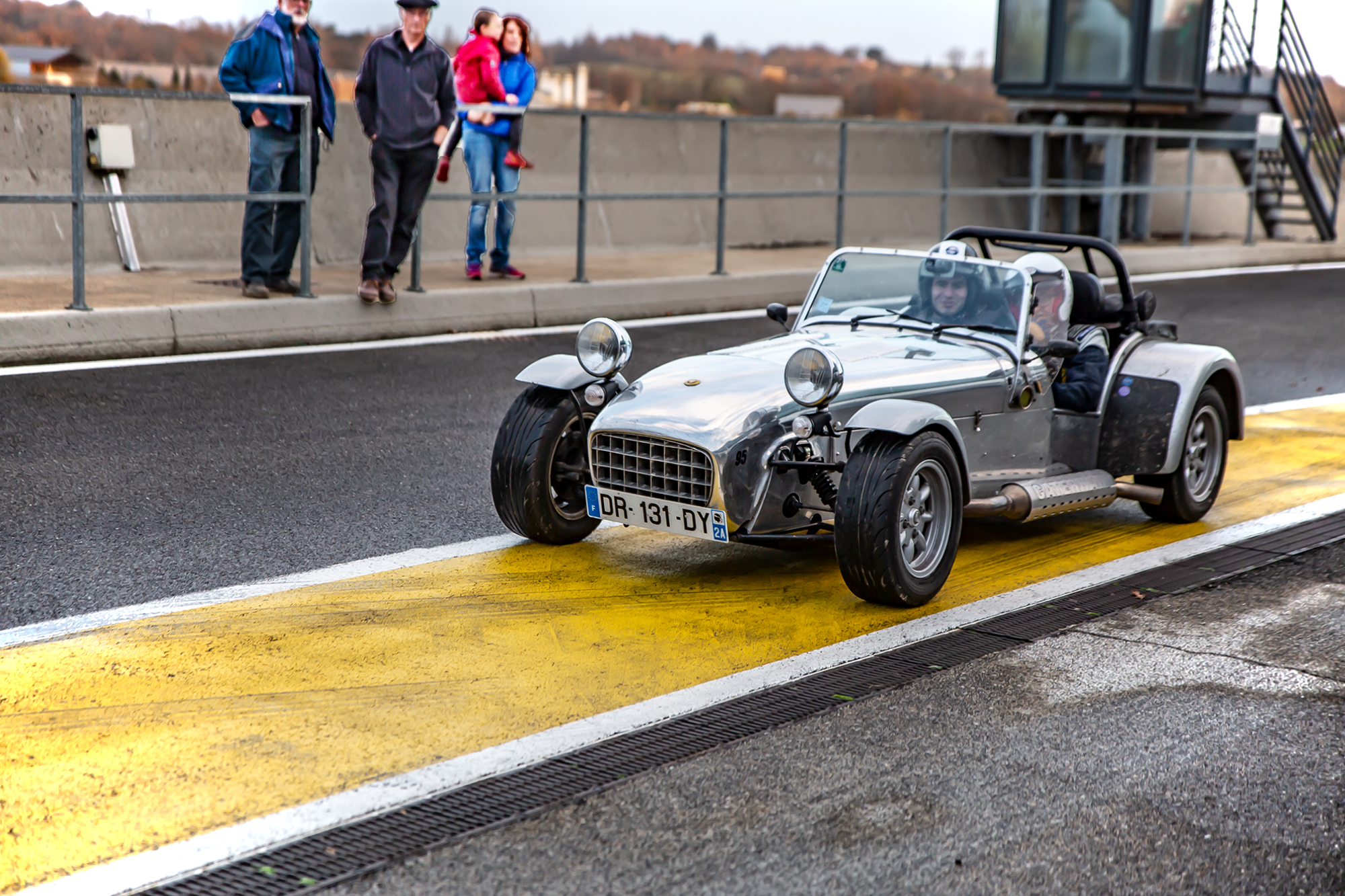 9 Des tours en Caterham 1bis 081218.jpg