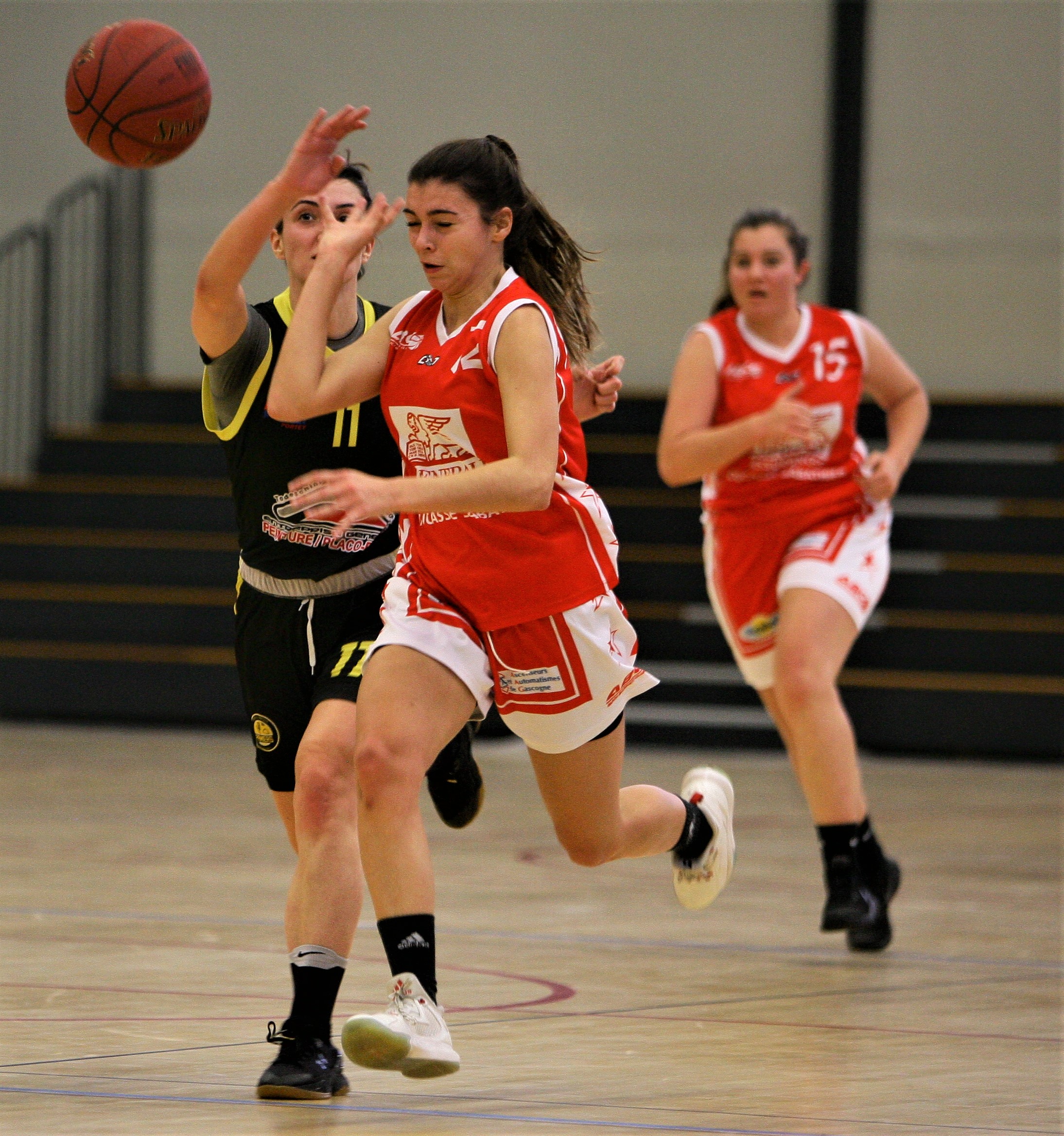 59. Mélissa Cassin et Elodie Soula (n° 11).JPG