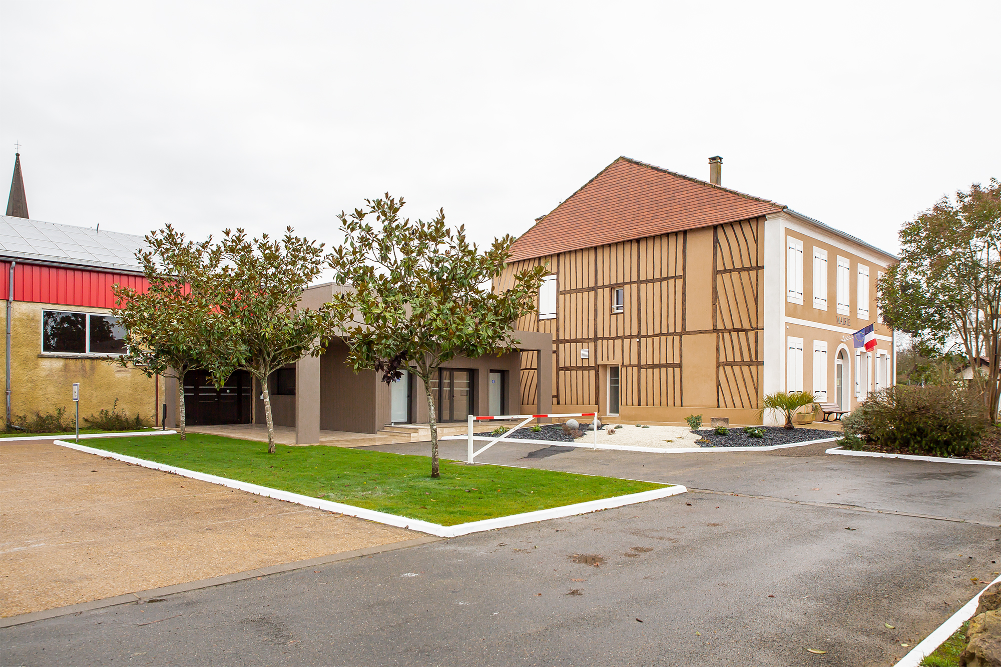 00 L'ensemble mairie salle assoc et salleomnisports 1bis 260119.jpg