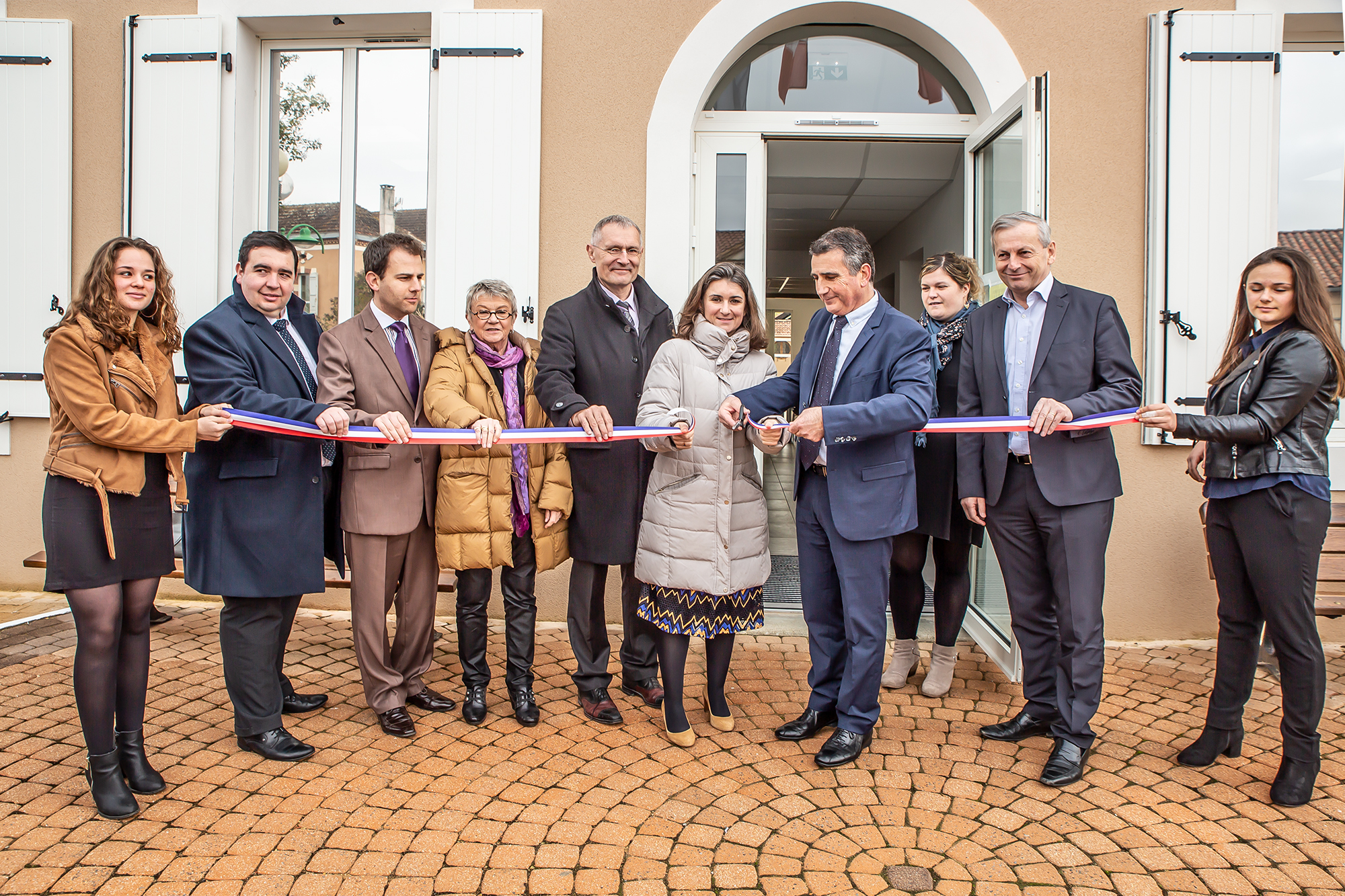 0 Coupent le ruban Vincent Gouanelle Ronny Guardia-Mazzoleni E d-M Franck Montaugé, Isabelle Sendrané, Frédéric Aoustou Jean René Cazeneuve 1bis 240119.jpg