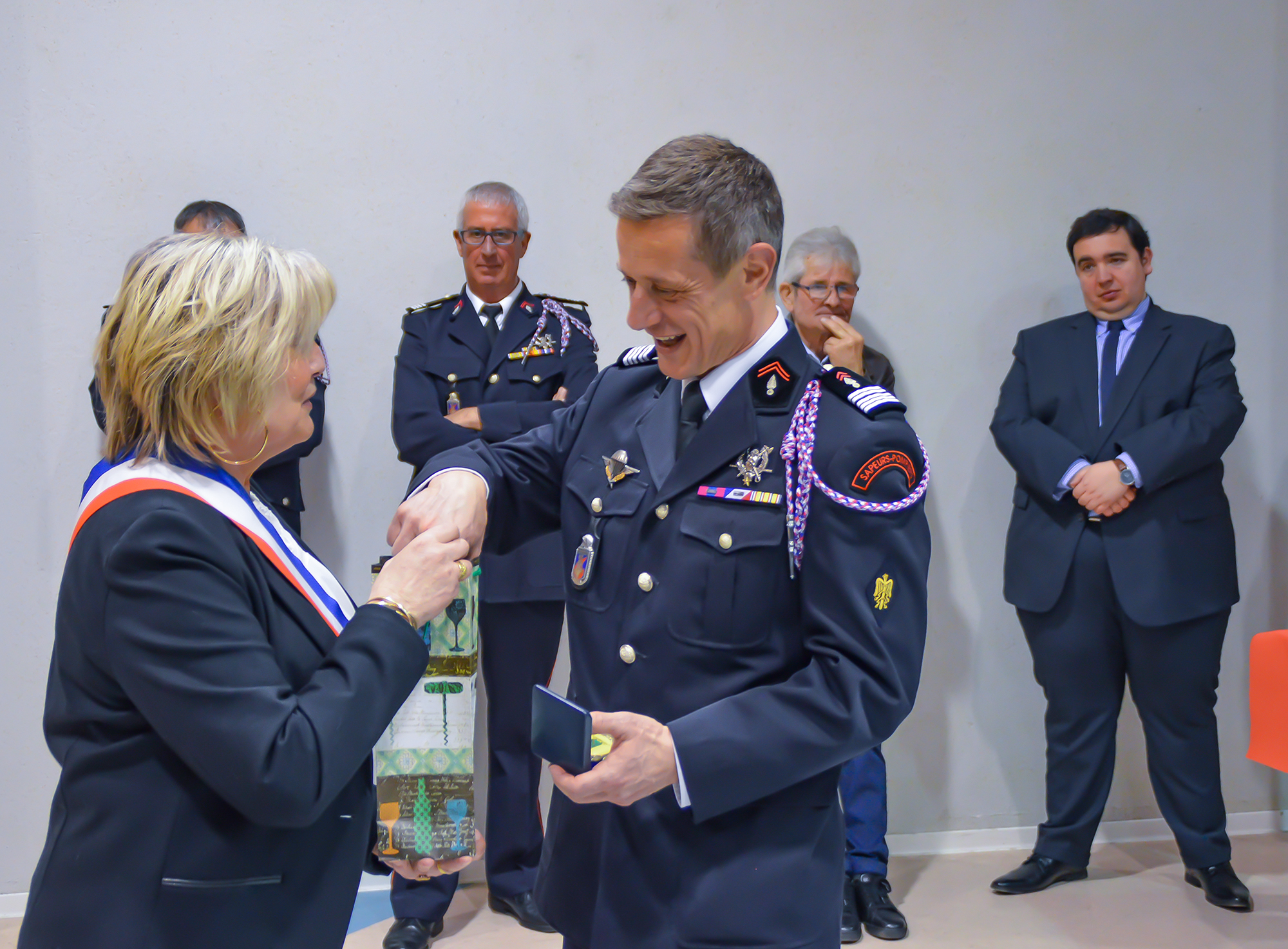 6 DR remise médaille au col Eric Meunier.JPG