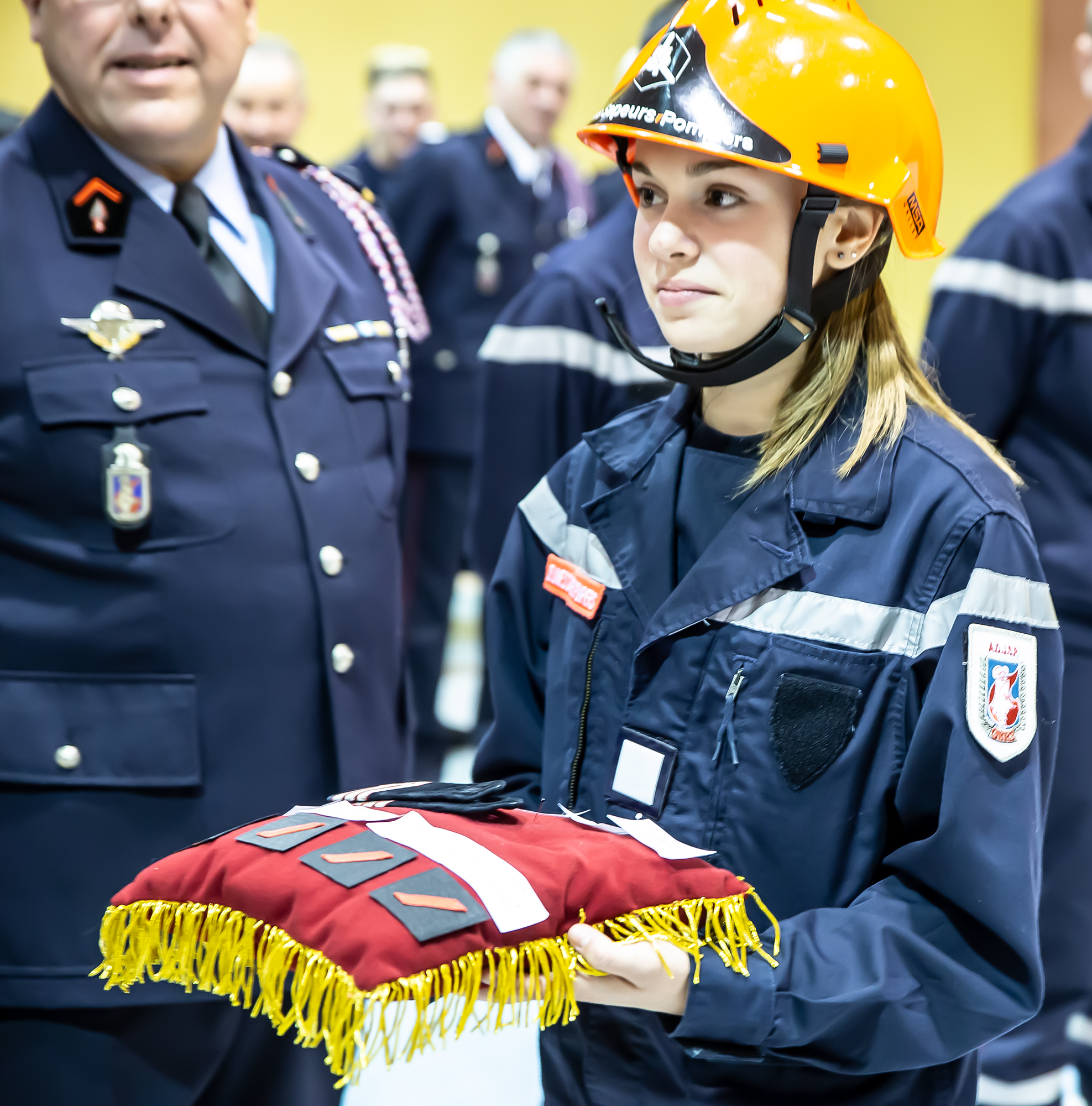 9 La JSP porteuse des ficelles et galons 1bis 160219.jpg