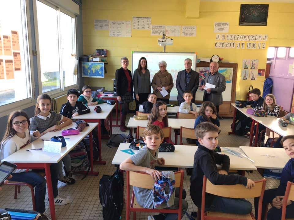 Photo Visite Mme BIEMOURET ecole Marambat.jpg