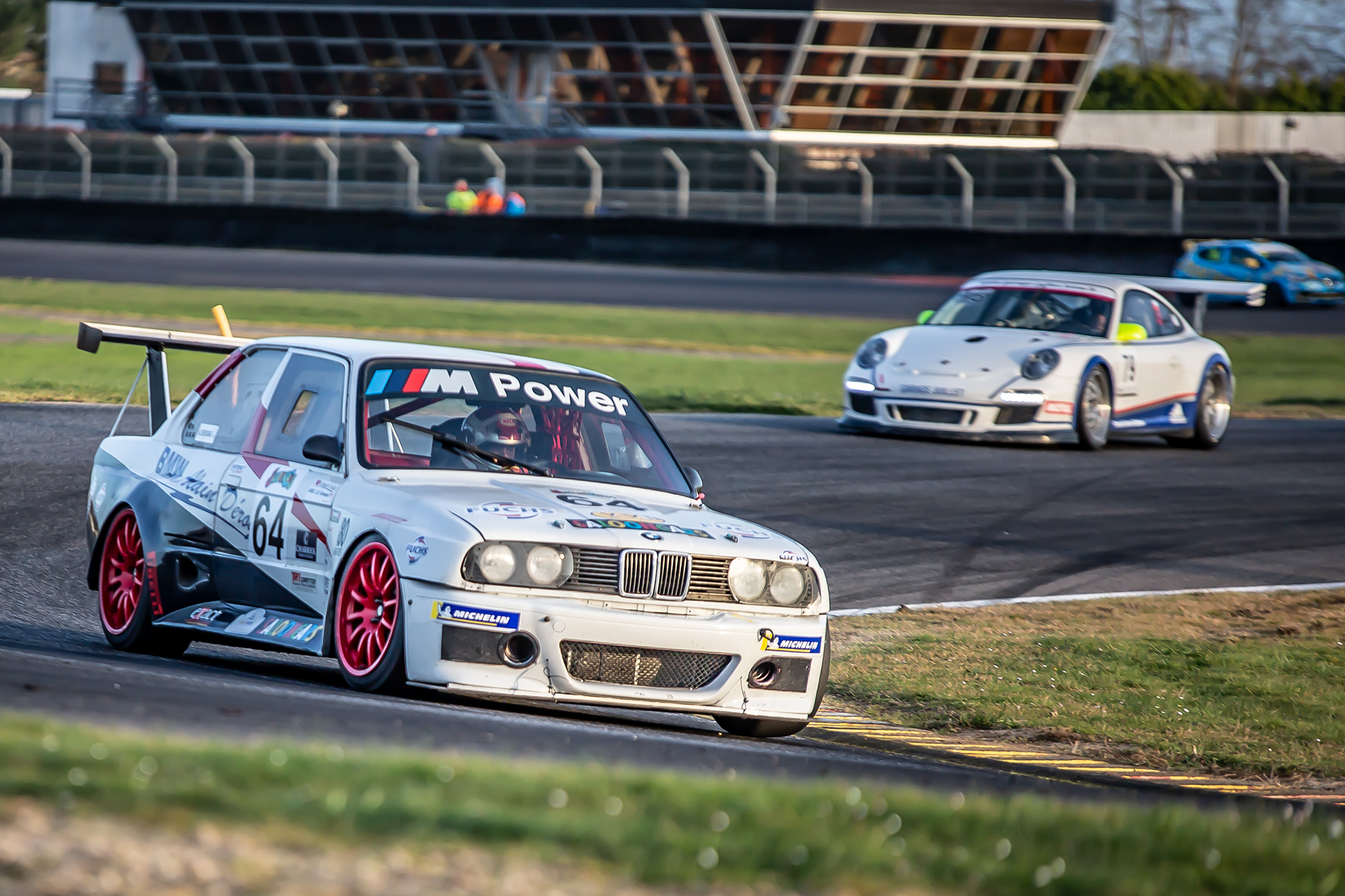 7 Berlines Plus BMW 323I Alain Derognat devant 79 Porsche 911 GT3 Cup Serge juillet 020319.jpg