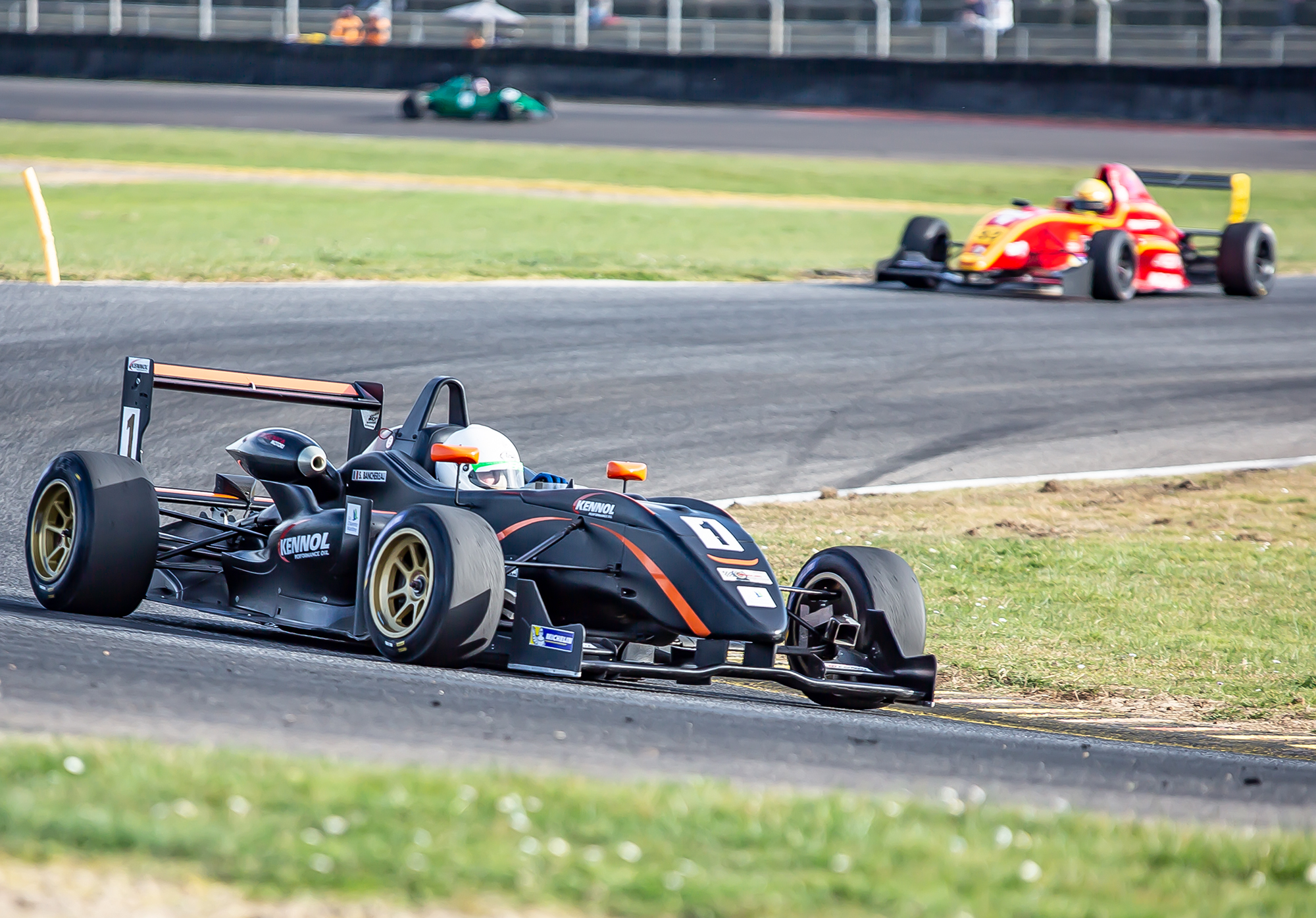 16 Monoplaces Dallara F308 n°1 Sébastien Banchereau devant n°32 Daniel Harout 1bis 030319.jpg
