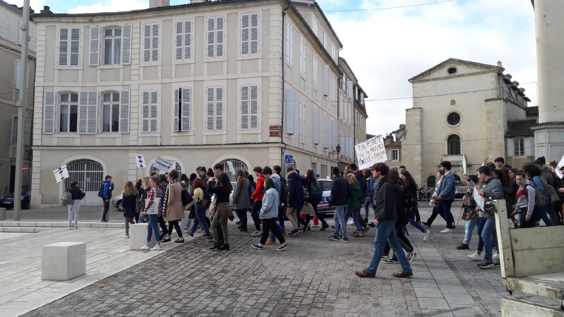 Manif climats lycéens 15 03 2019.jpg