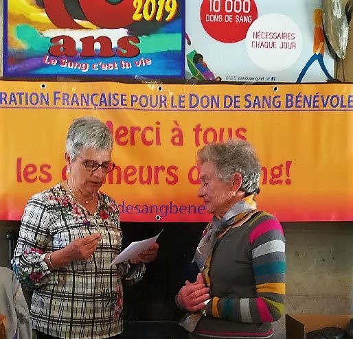 Médaillée Mme Lapart Croix d'Officier AG 2019.jpg