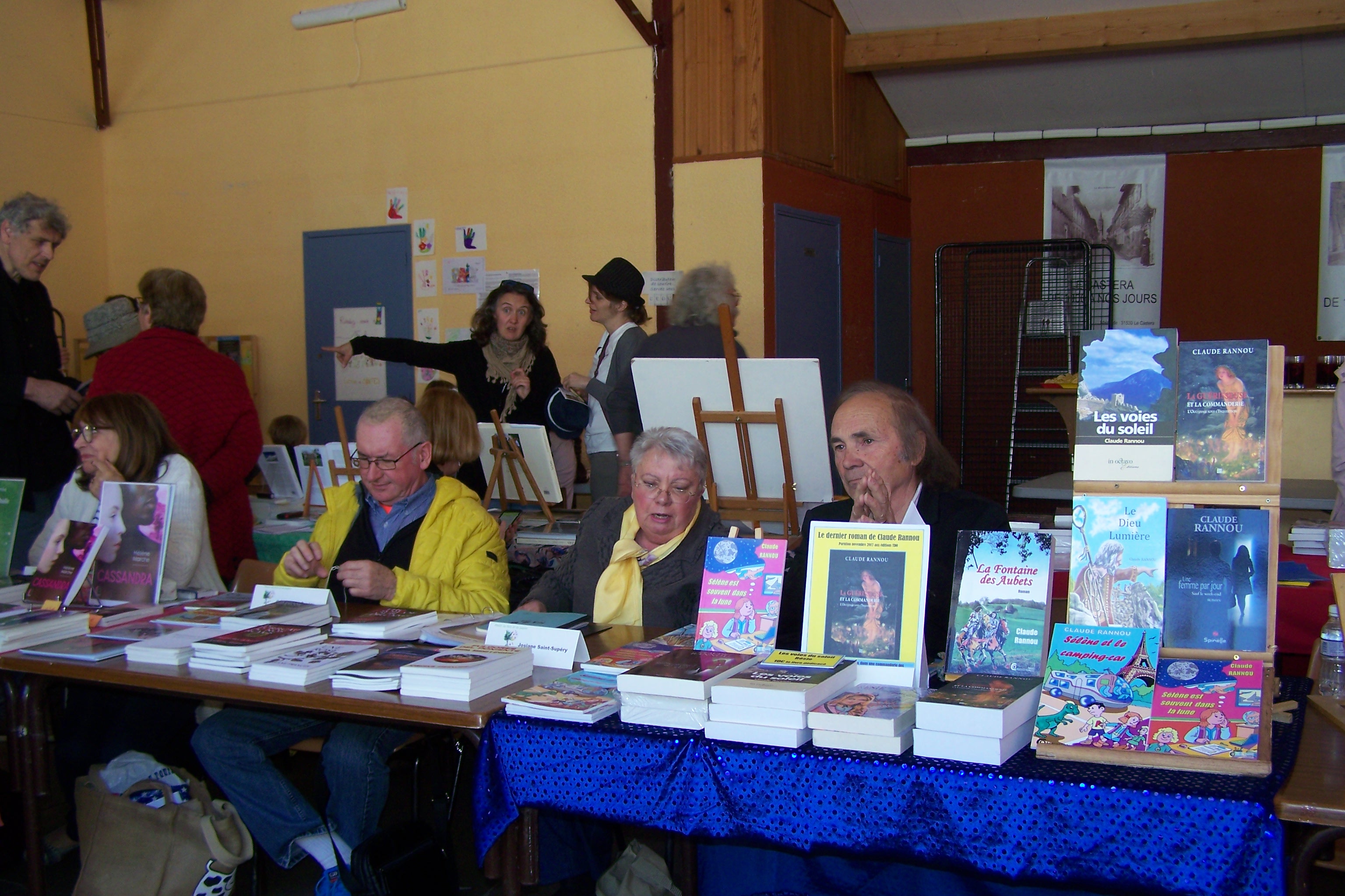 isa fouillet, salon du livre castéra, maison illustration Sarran 003.JPG