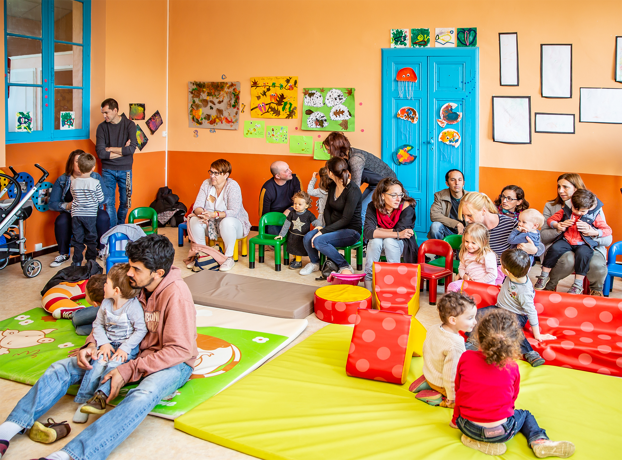 7 La salle se remplit 1bis 230319.jpg