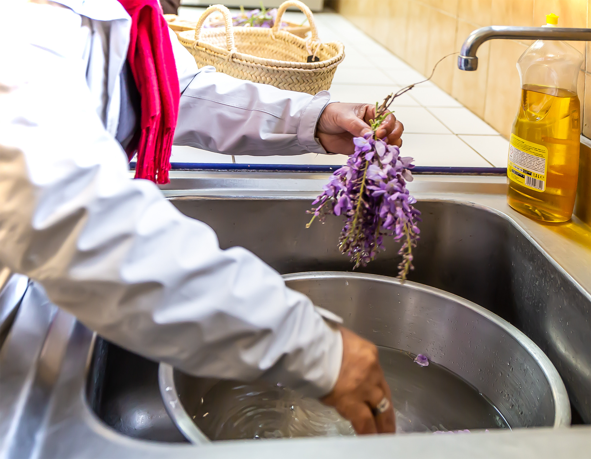 4 Les grappes sont dépoussiérées 1bis 030419.jpg