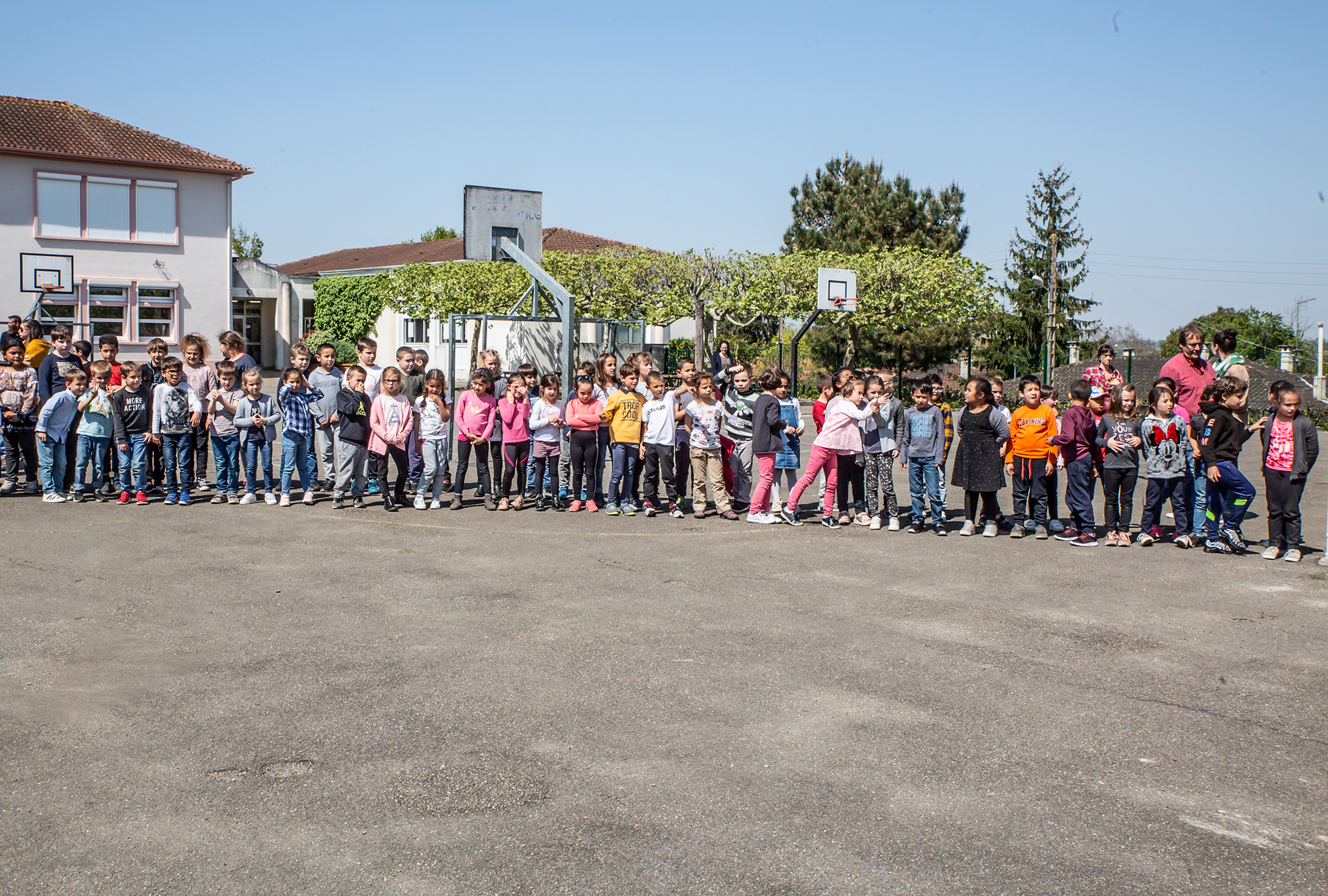 1 Les enfants d el'école primaire 1bis 120419.jpg