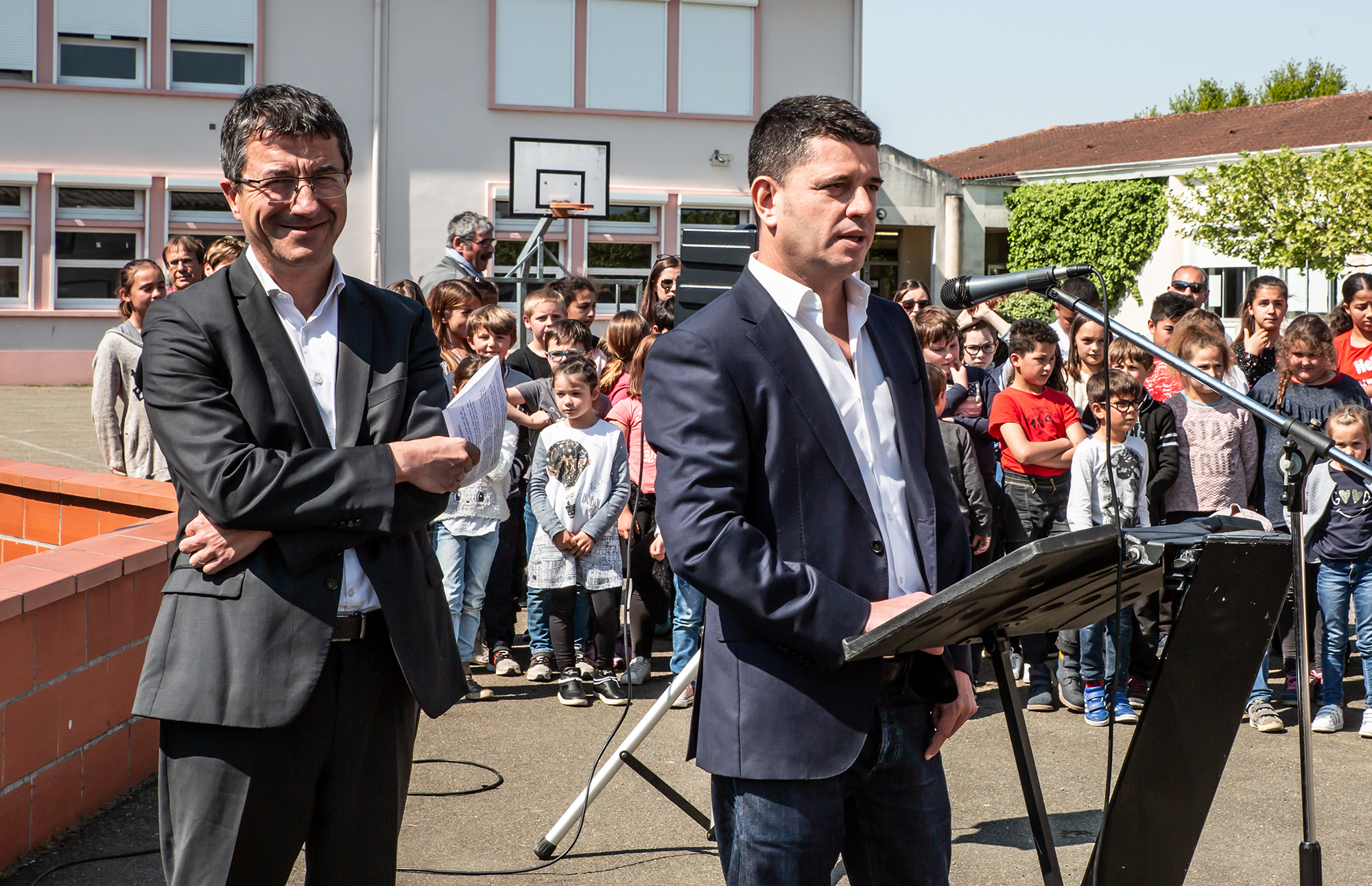 12 Jérôme et Jean-Benoît Pujol remercient 1bis 120419.jpg