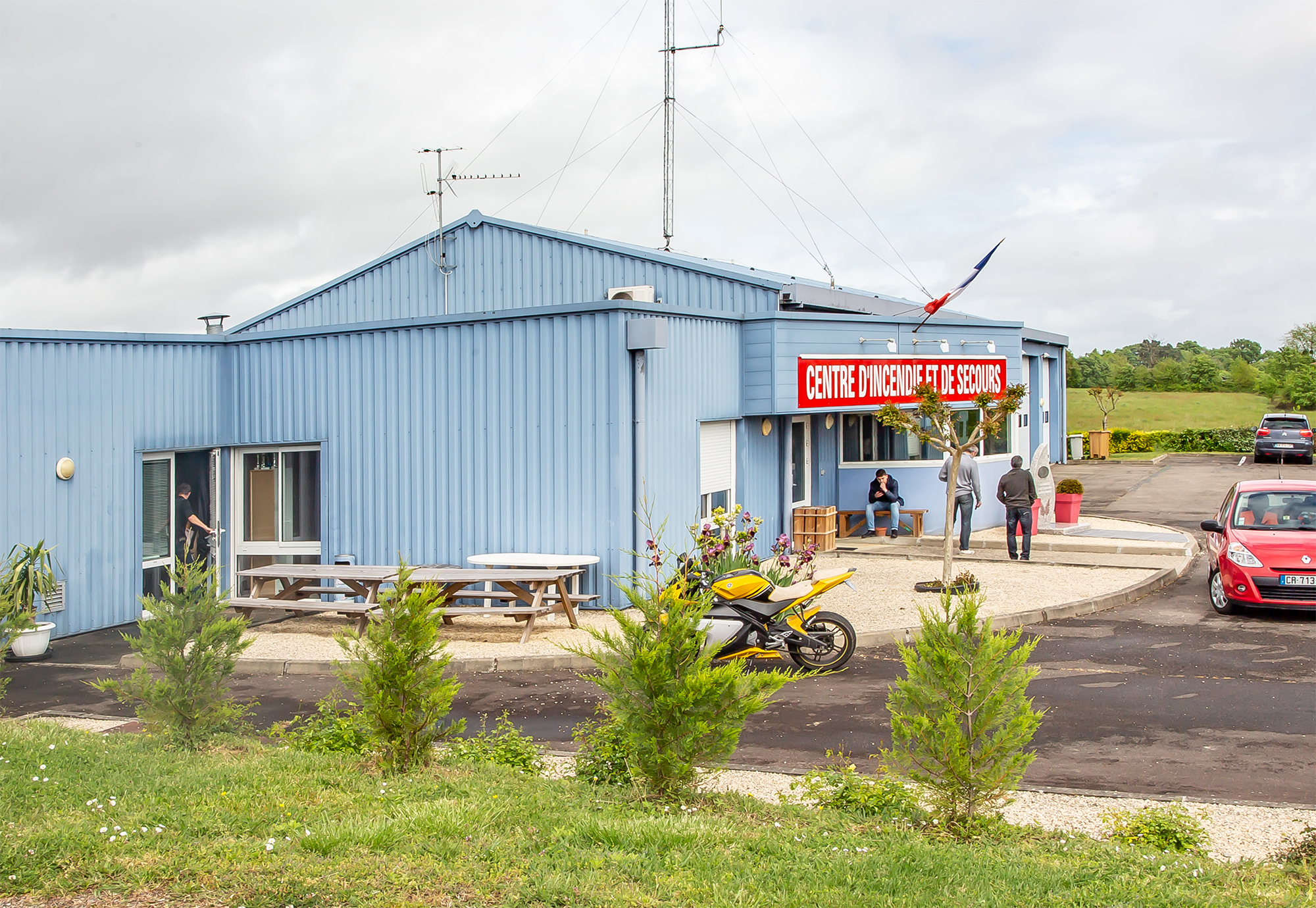 6 Le Centre de l'extérieur 1bis 270419.jpg