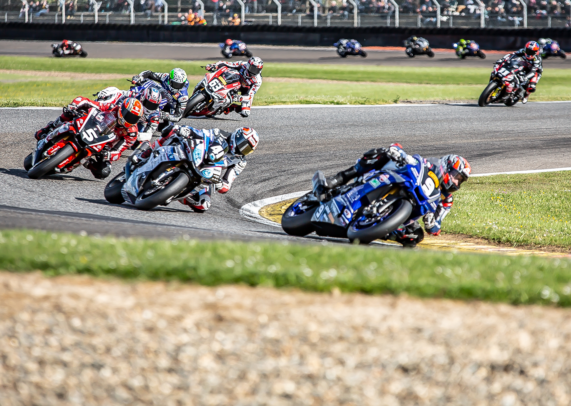 17  Superbike course 2 Tête de course Louis Bulle en tête 1bis 050519.jpg