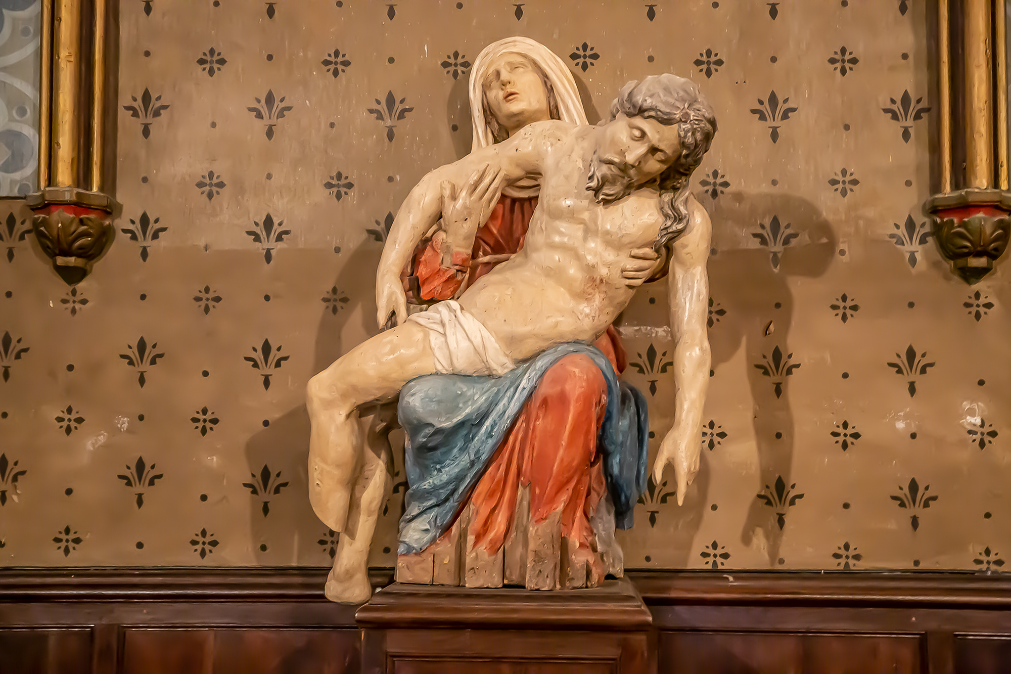 13bis Pietà à l'église 1bis  090519.jpg