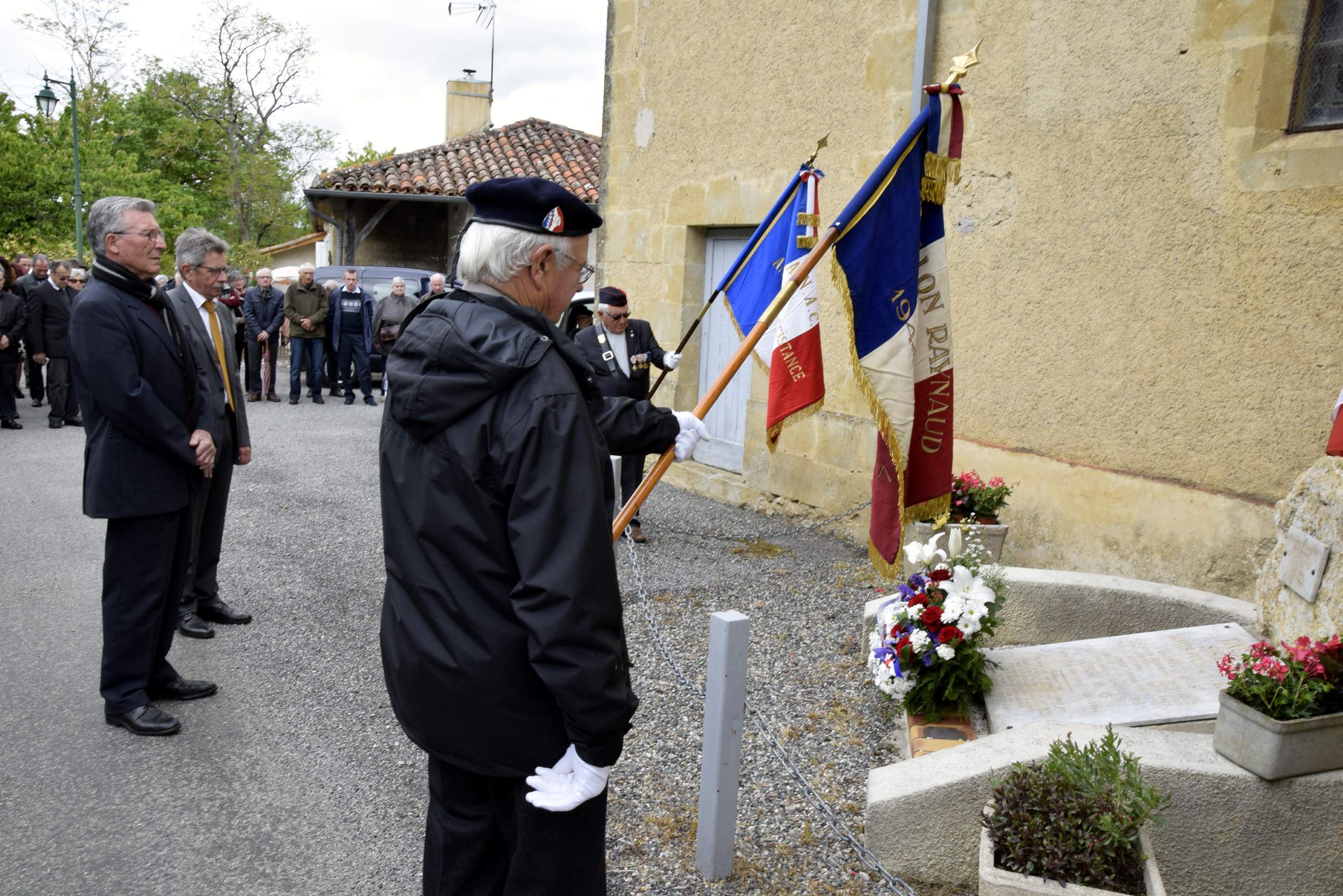 Dépôt de gerbe1.jpg