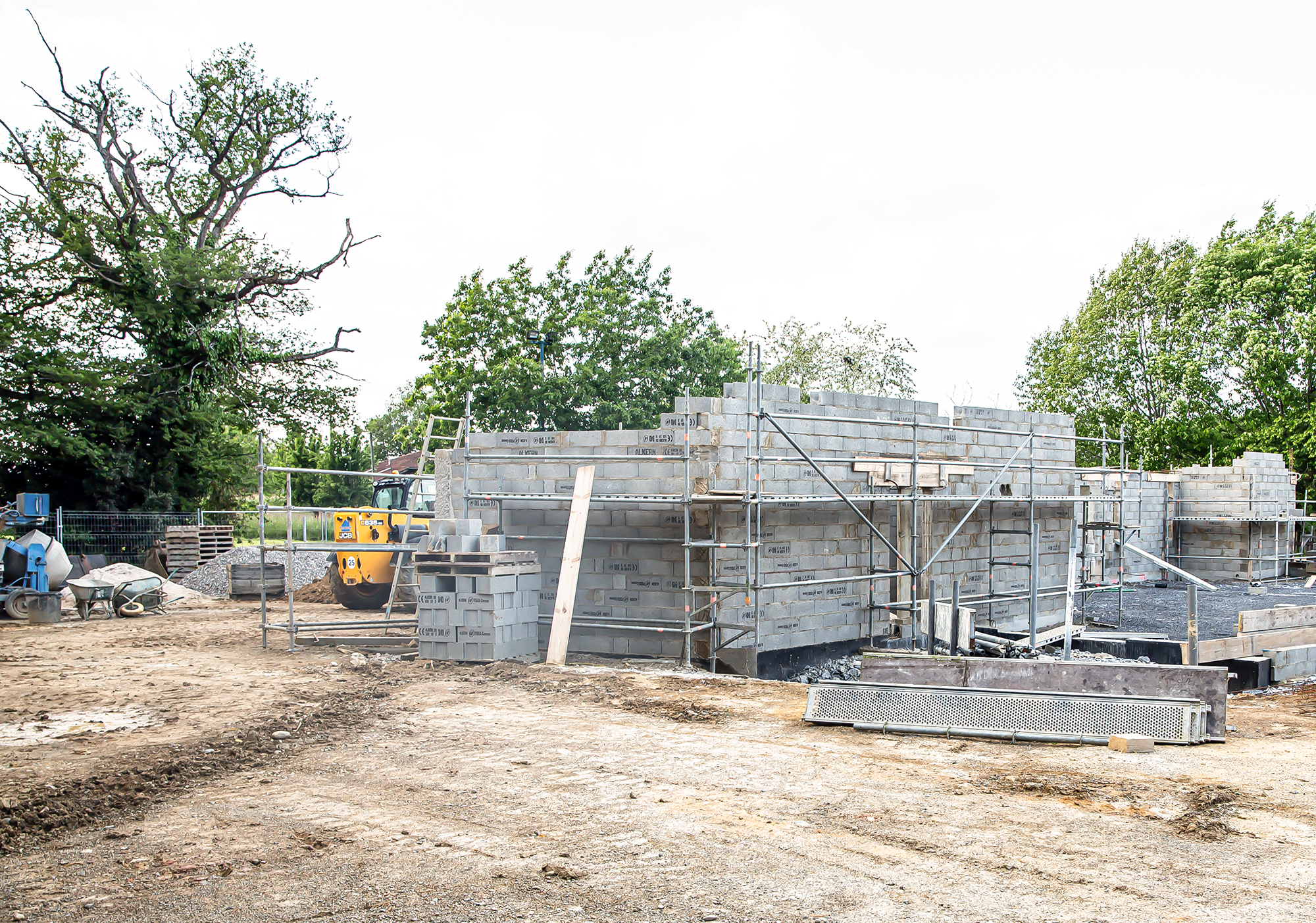 2 Bât accueil et bureaux en construction 1bis 110519.jpg