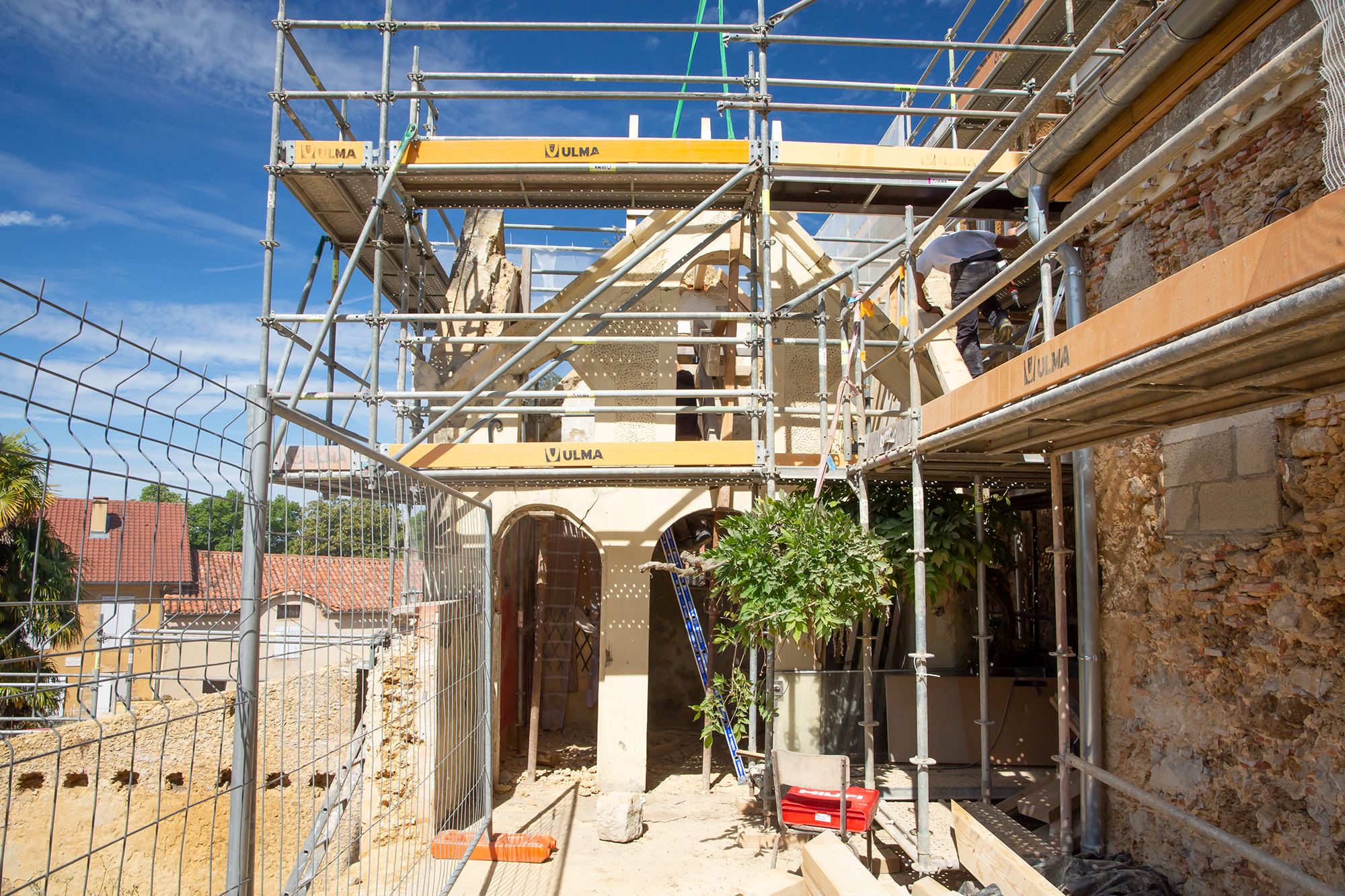 3 Pigeonnier sur terrasse opposée à la rue principale 1bis 160519.jpg