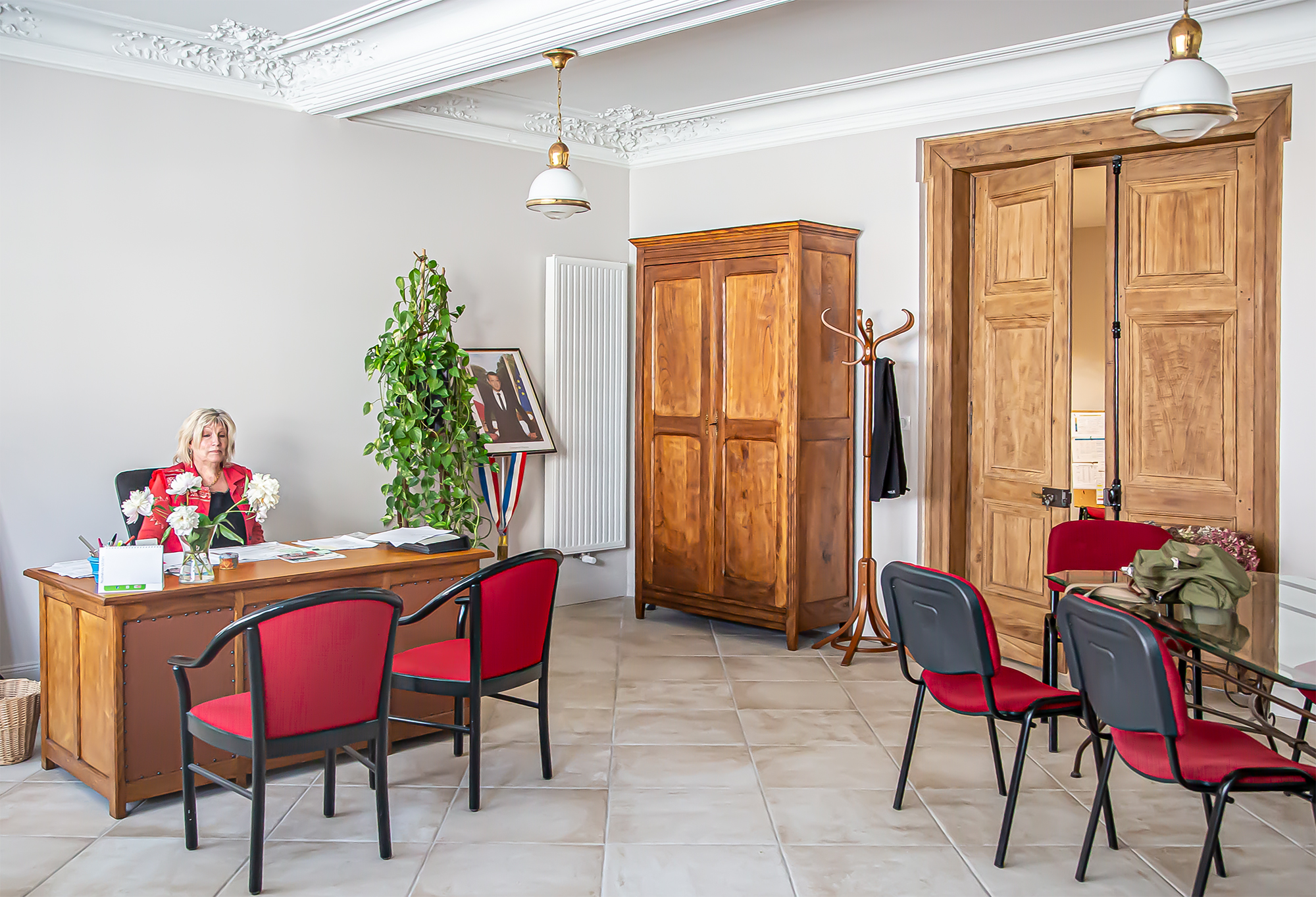 4 Bureau de la maire en cours d'installation 1bis 160519.jpg