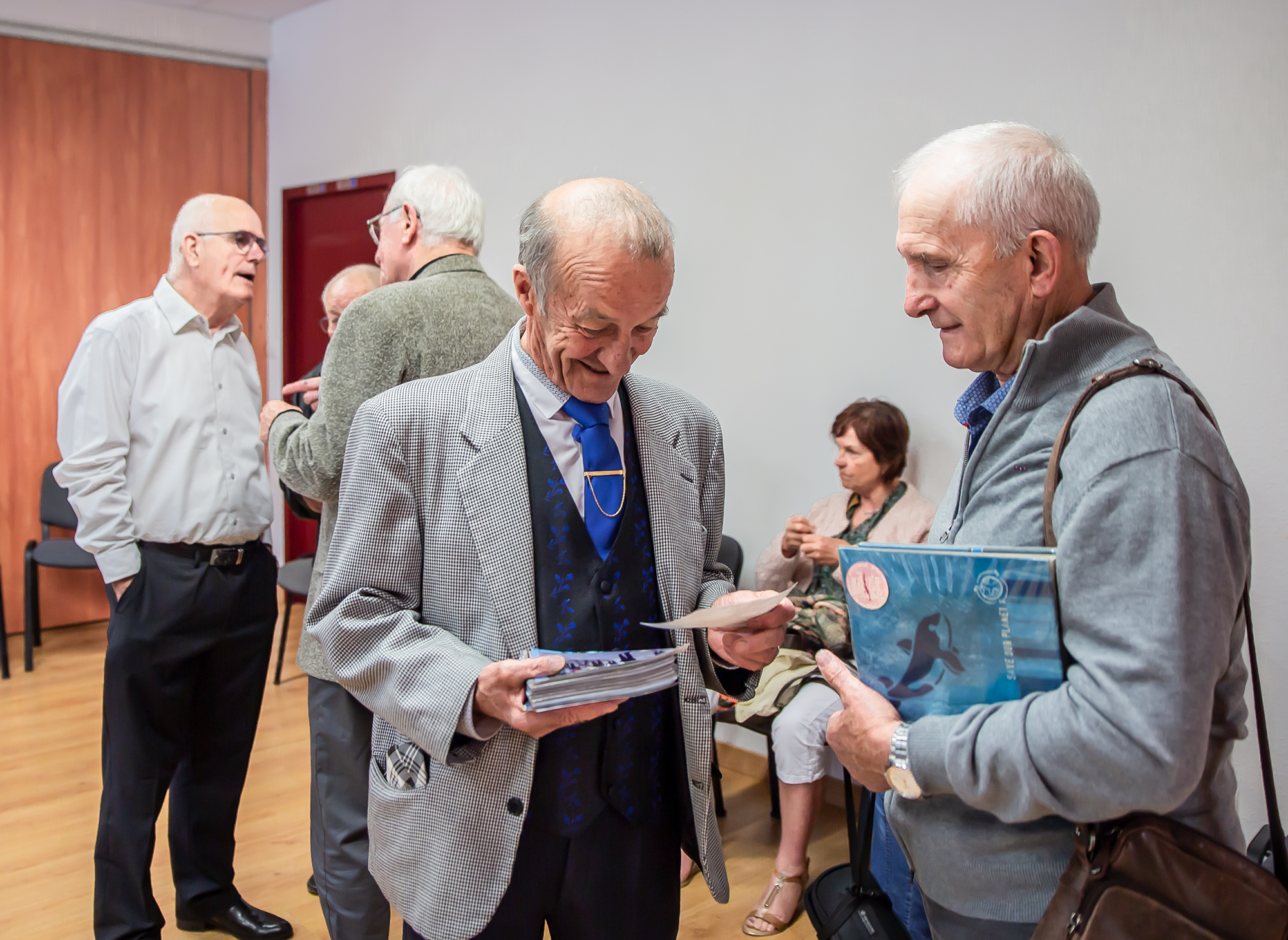 5 Dans la salle du Solenca 1bis 140619.jpg