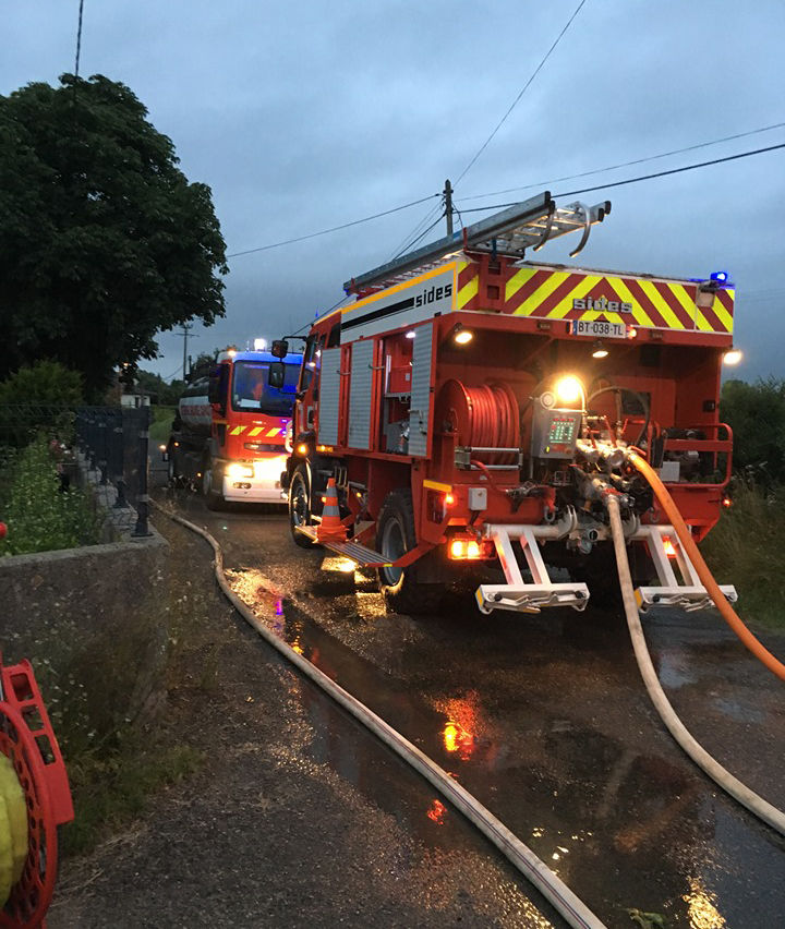 pompiers cahuzac feu serre2.jpg